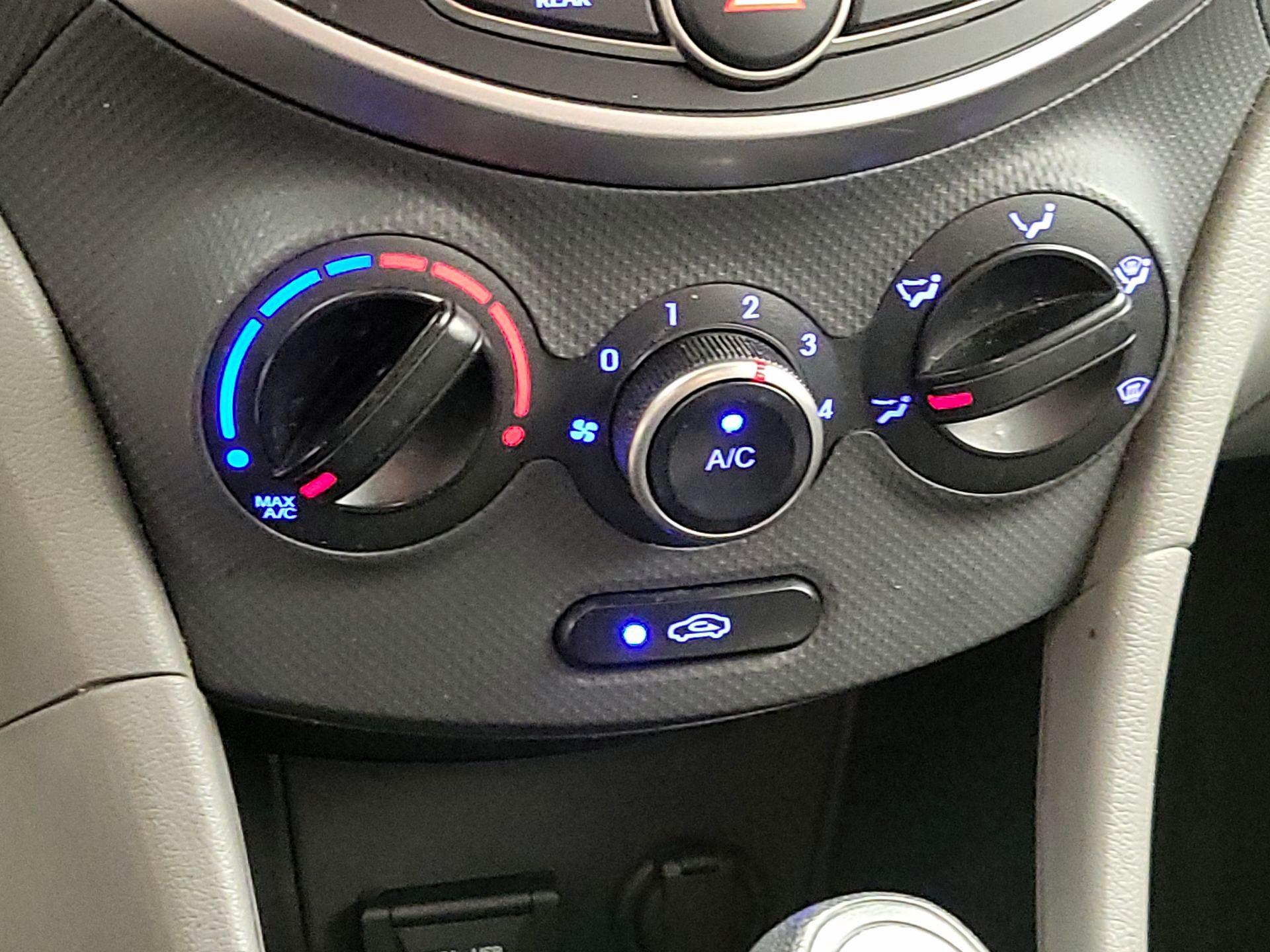 Thumbnail: 2016 Hyundai Accent - 15