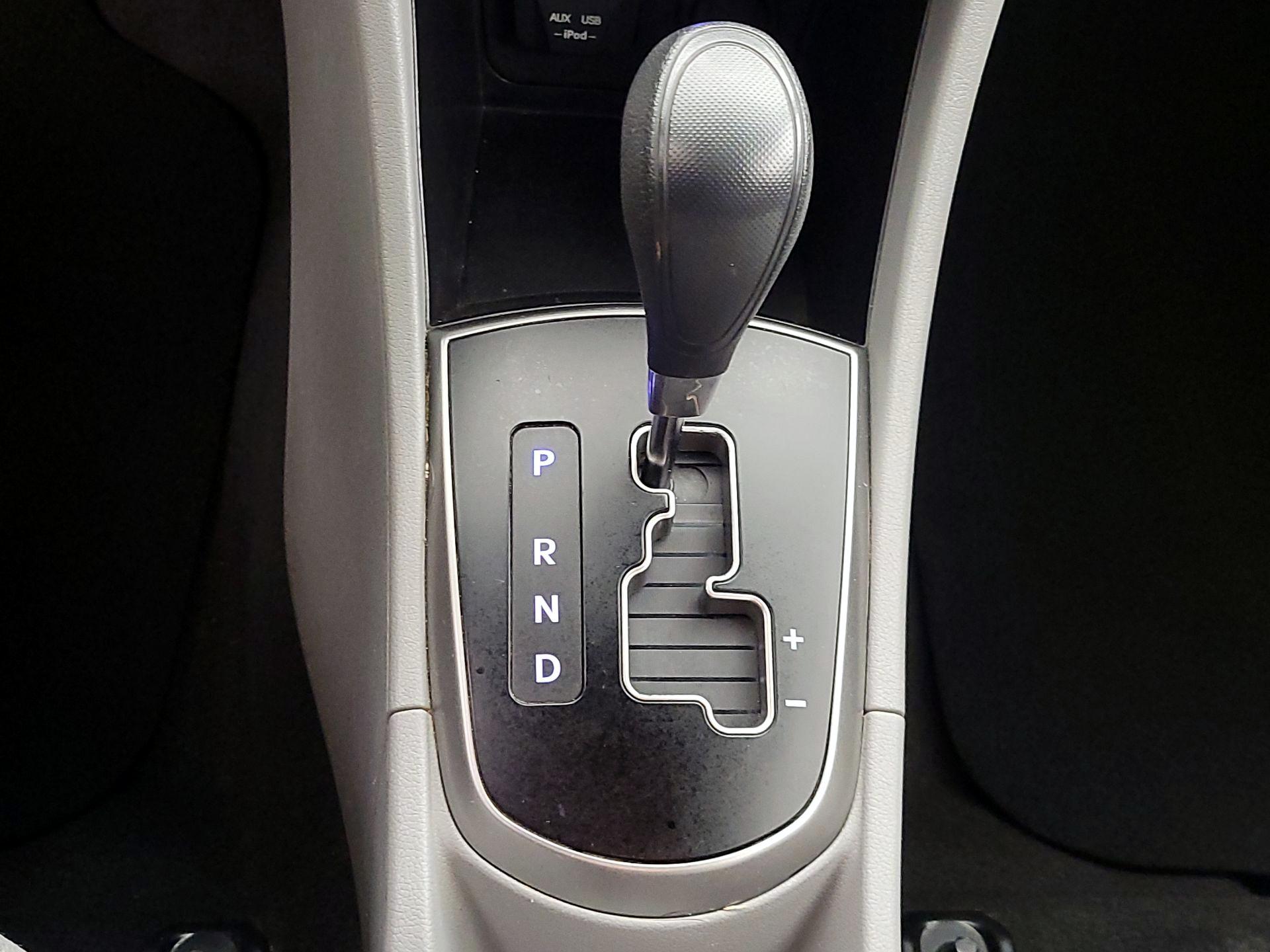 Thumbnail: 2016 Hyundai Accent - 16