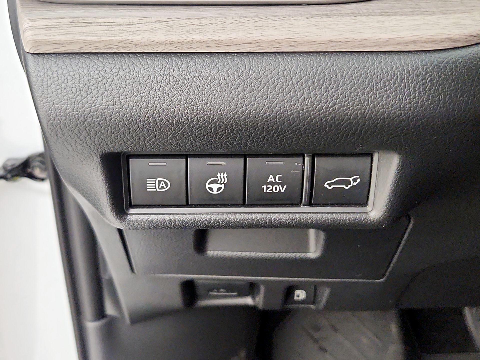 Thumbnail: 2026 Toyota Highlander - 13