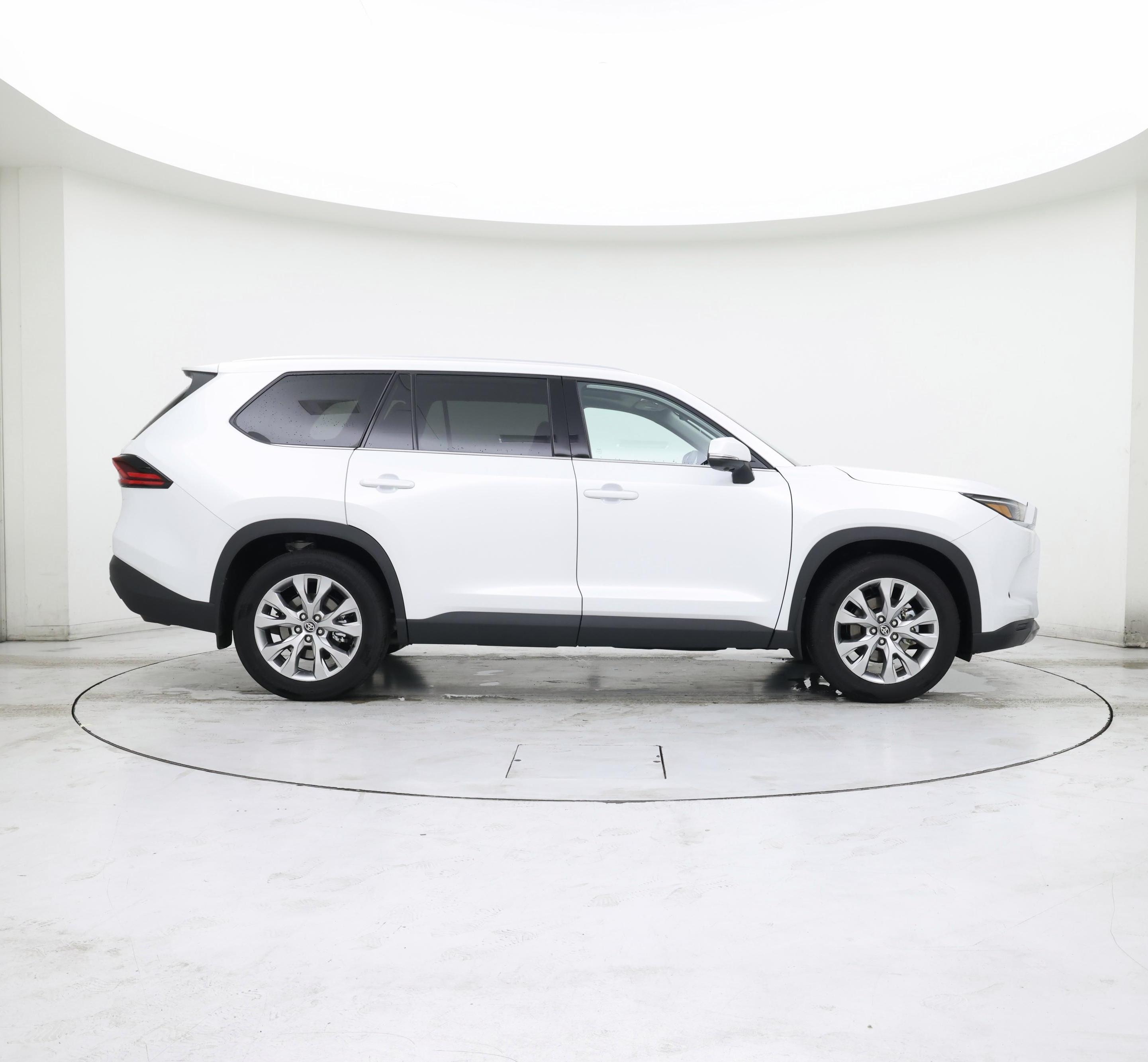 Thumbnail: 2026 Toyota Highlander - 7