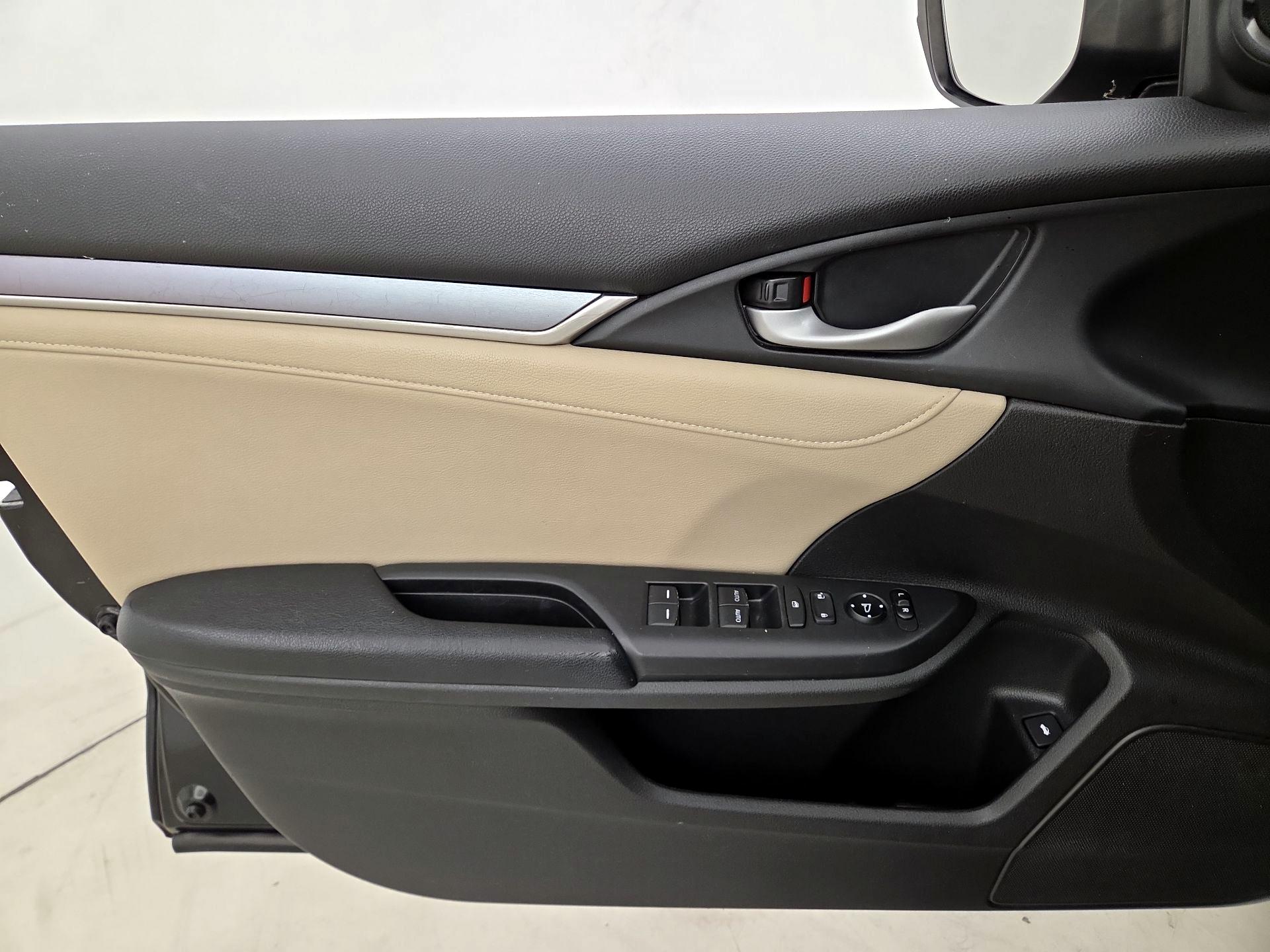 Thumbnail: 2017 Honda Civic - 12