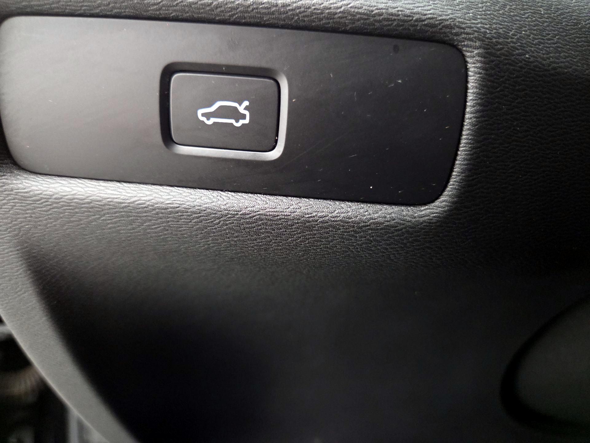 Thumbnail: 2024 Volvo S60 - 13