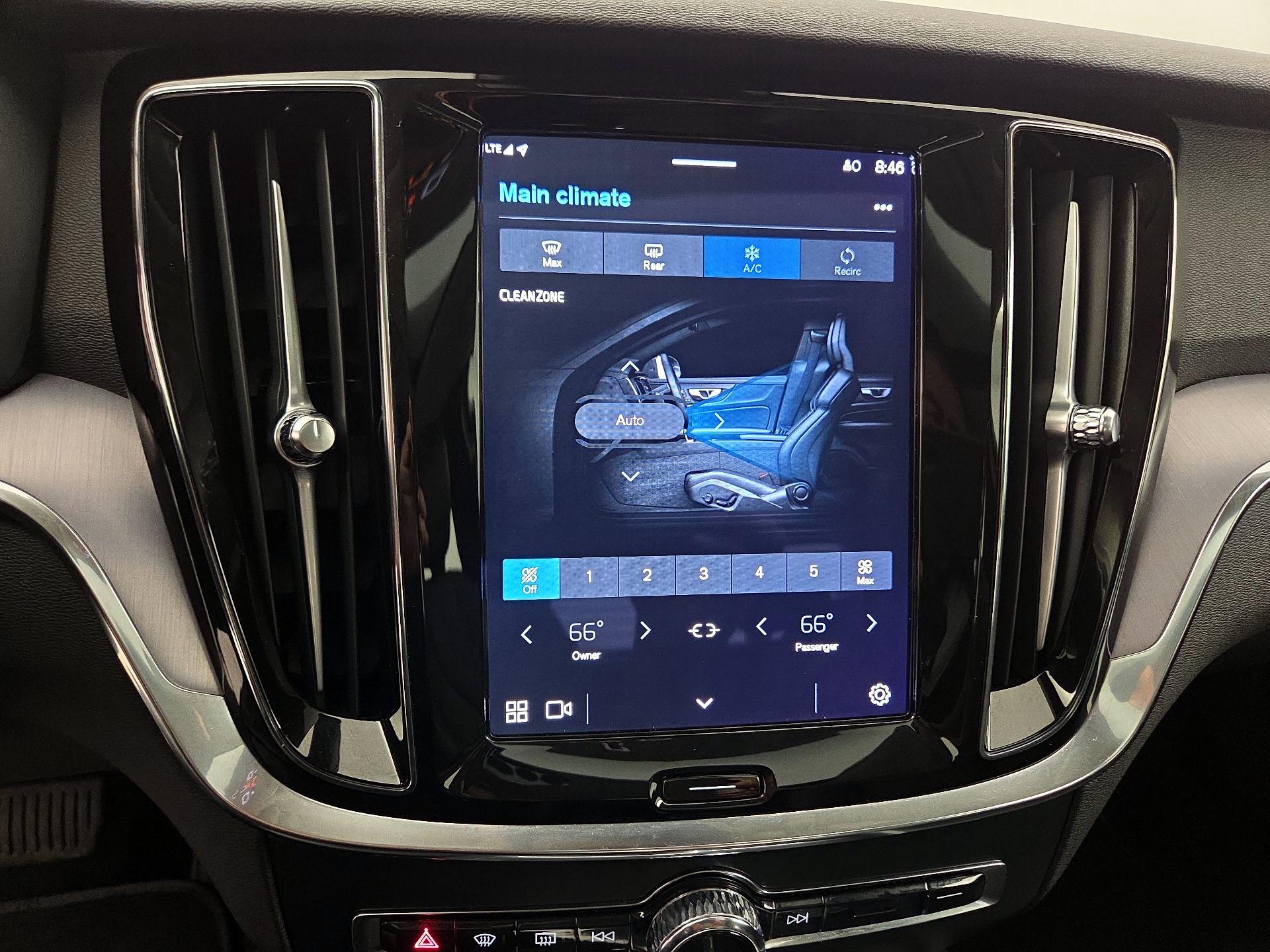 Thumbnail: 2024 Volvo S60 - 16