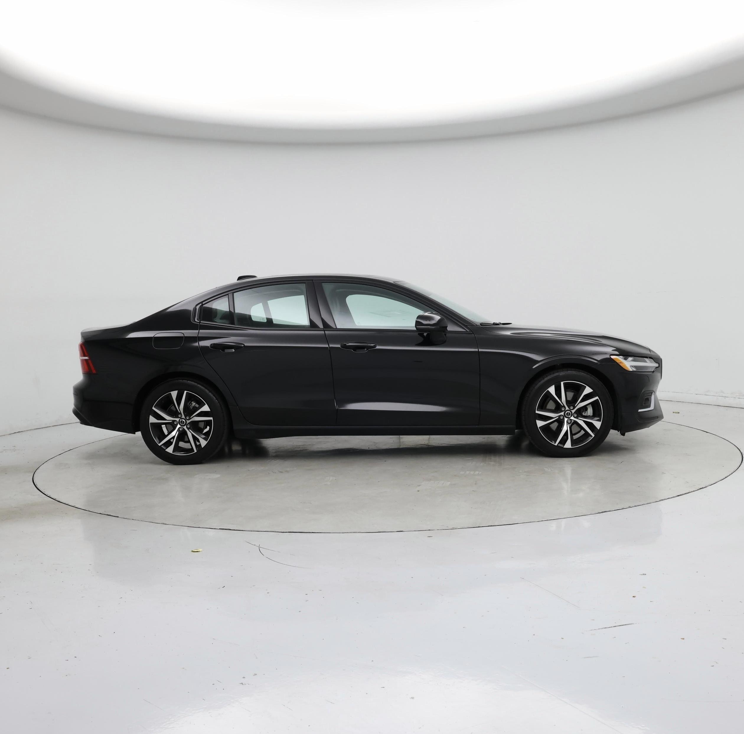 Thumbnail: 2024 Volvo S60 - 7