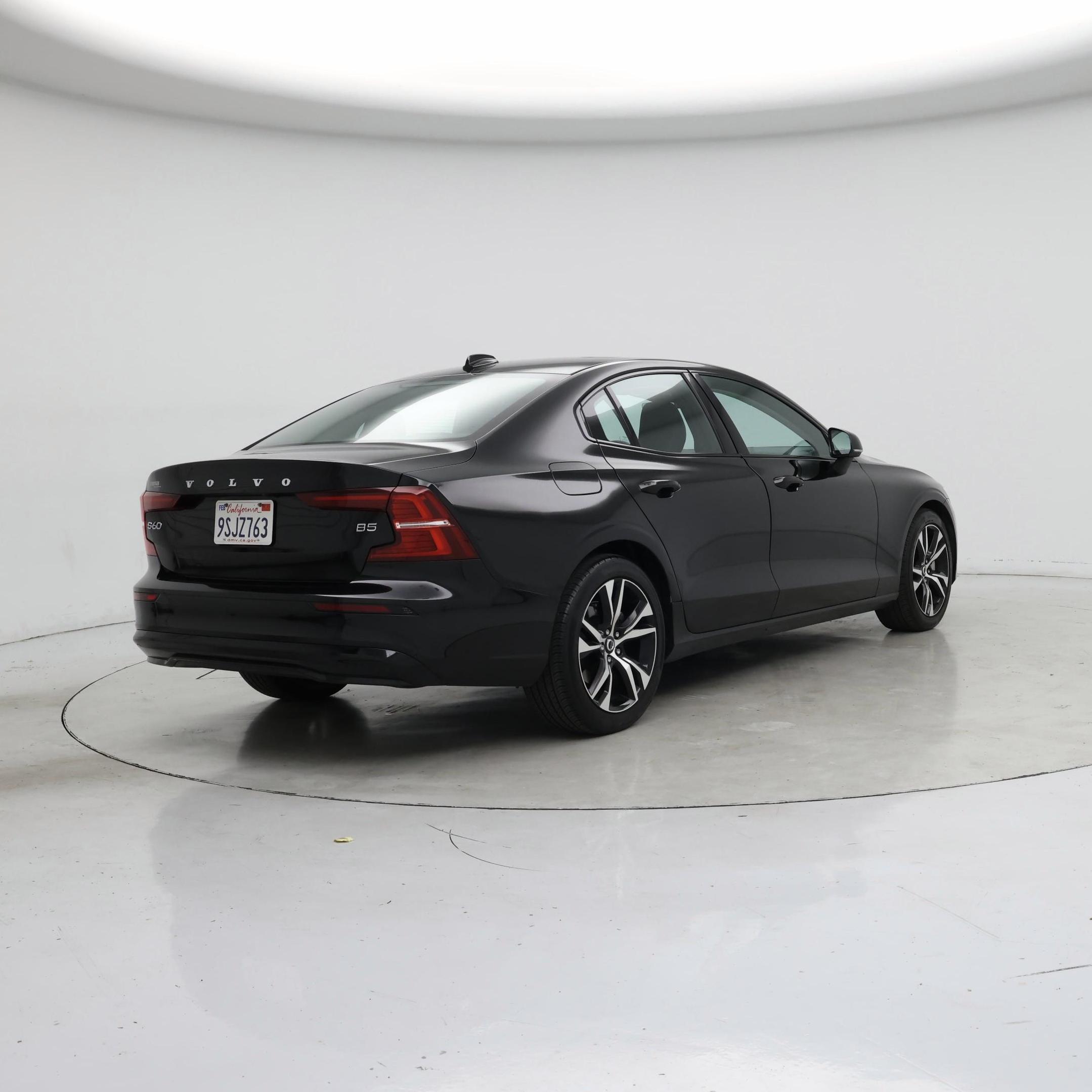 Thumbnail: 2024 Volvo S60 - 8