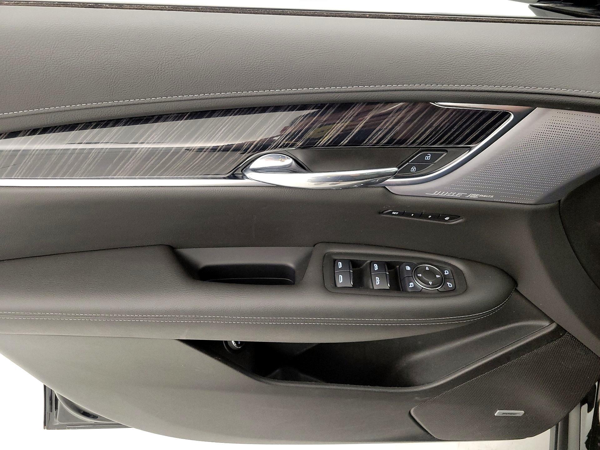 Thumbnail: 2025 Cadillac XT6 - 12