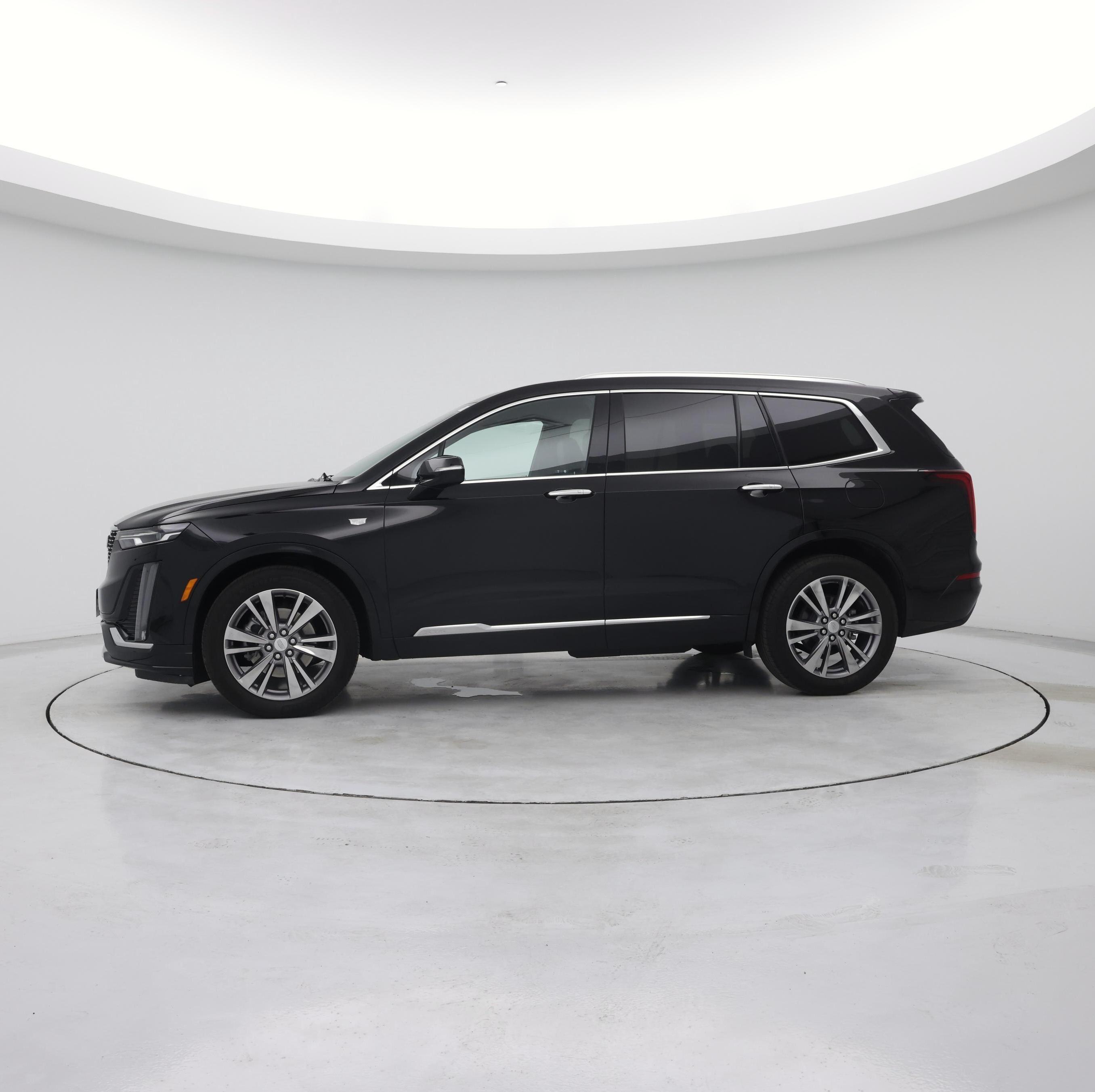 Thumbnail: 2025 Cadillac XT6 - 3