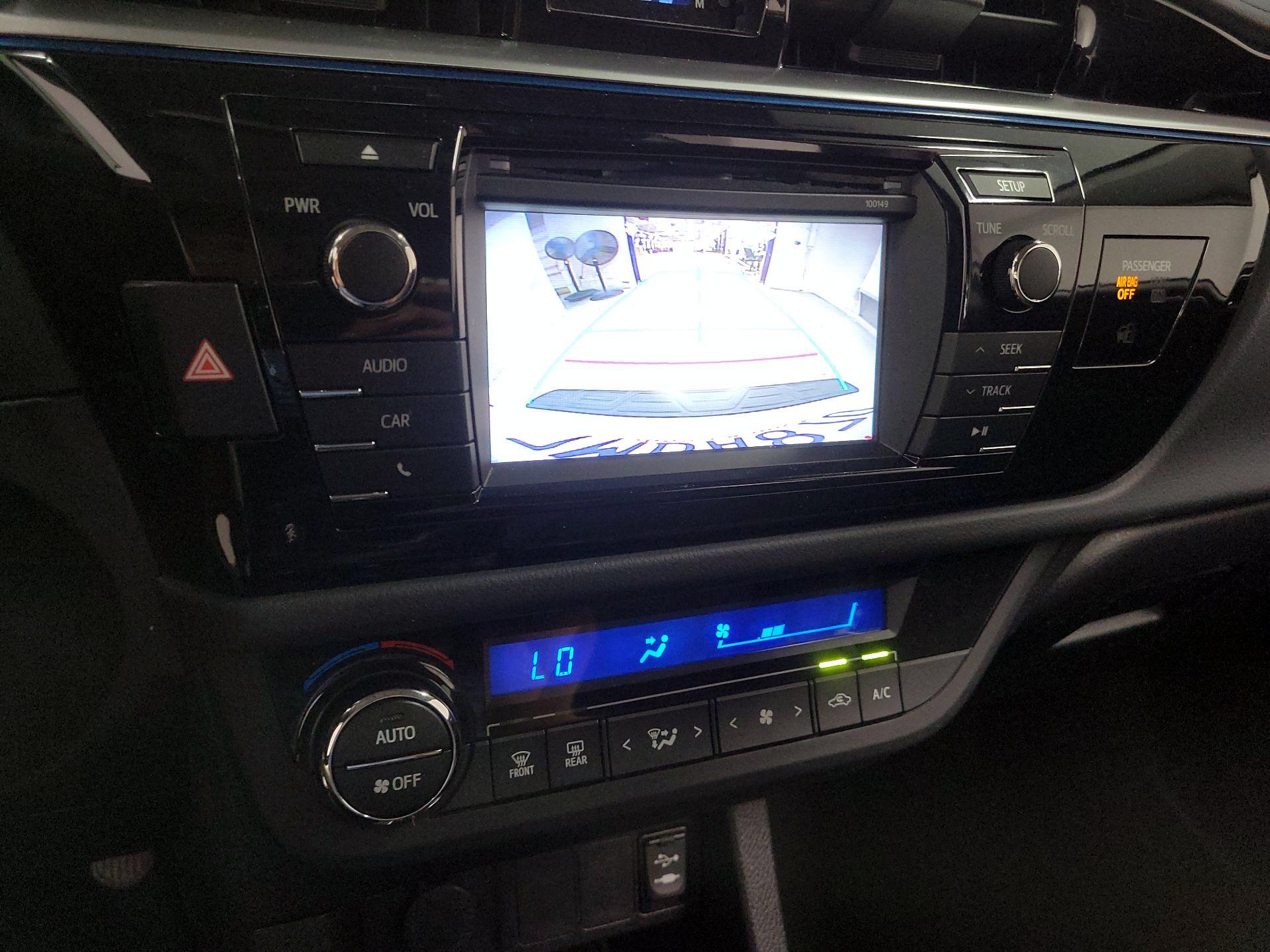 Thumbnail: 2015 Toyota Corolla - 11