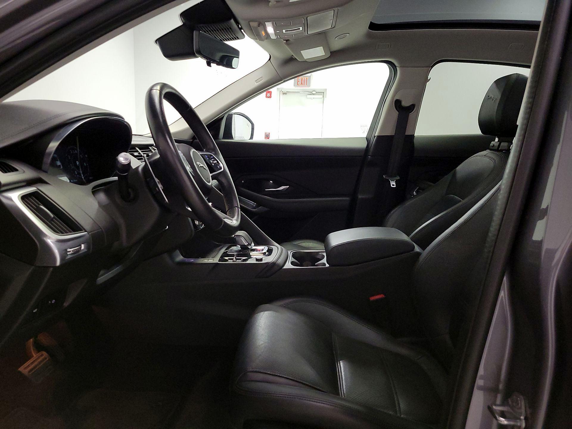 Thumbnail: 2022 Jaguar E-Pace - 11