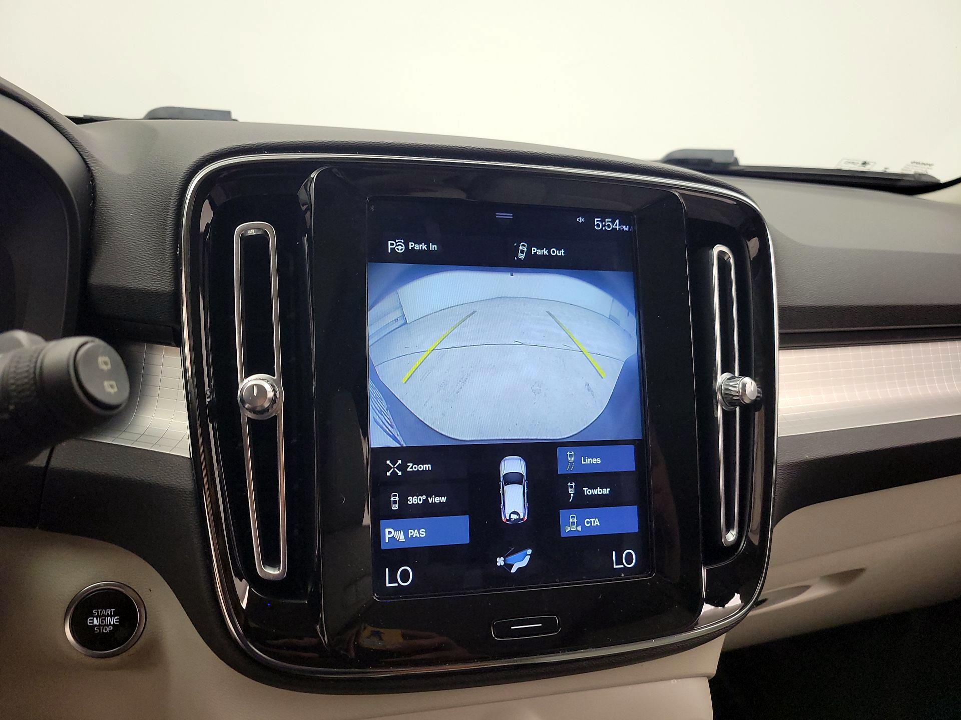 Thumbnail: 2019 Volvo XC40 - 14