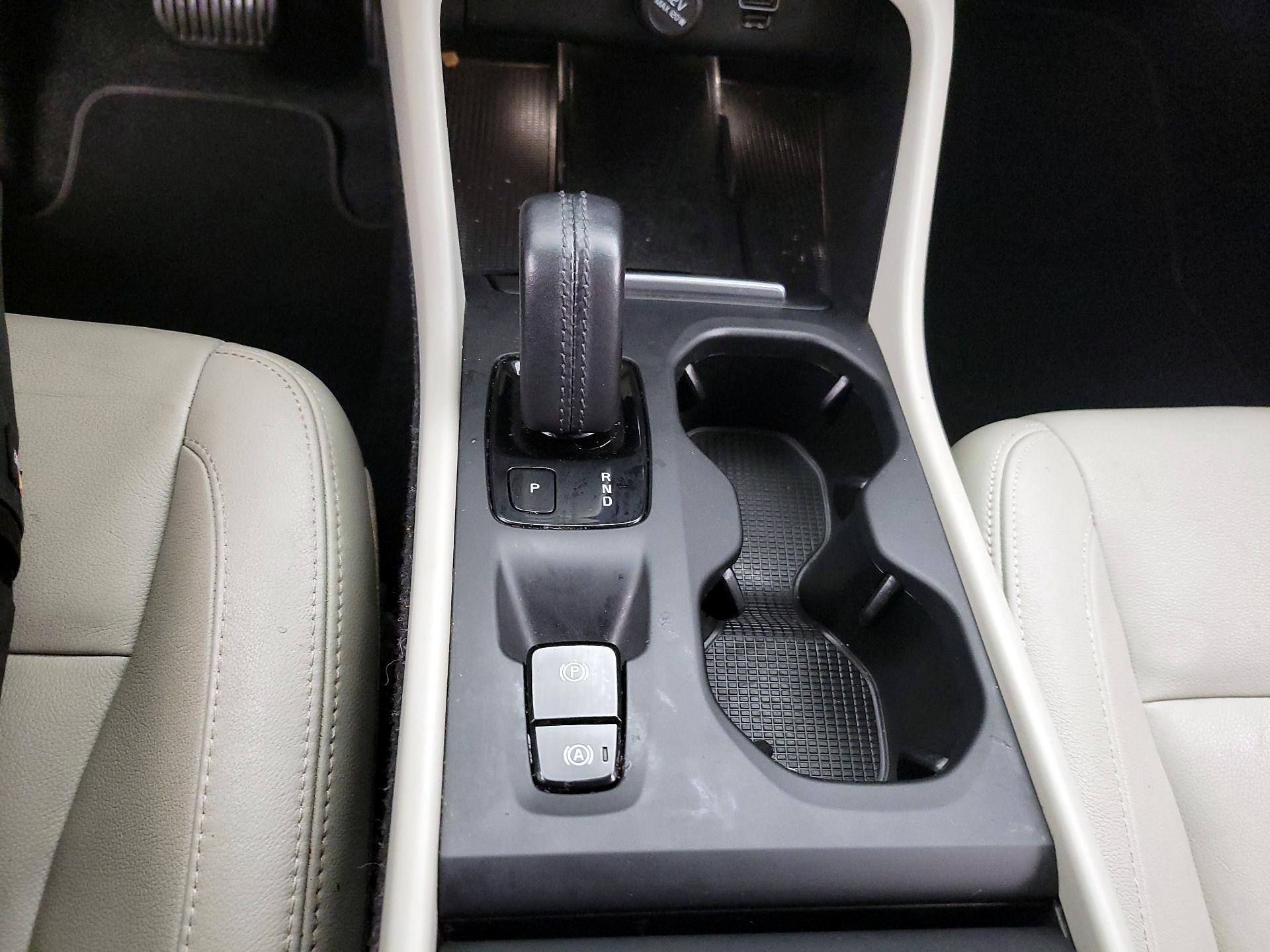 Thumbnail: 2019 Volvo XC40 - 17