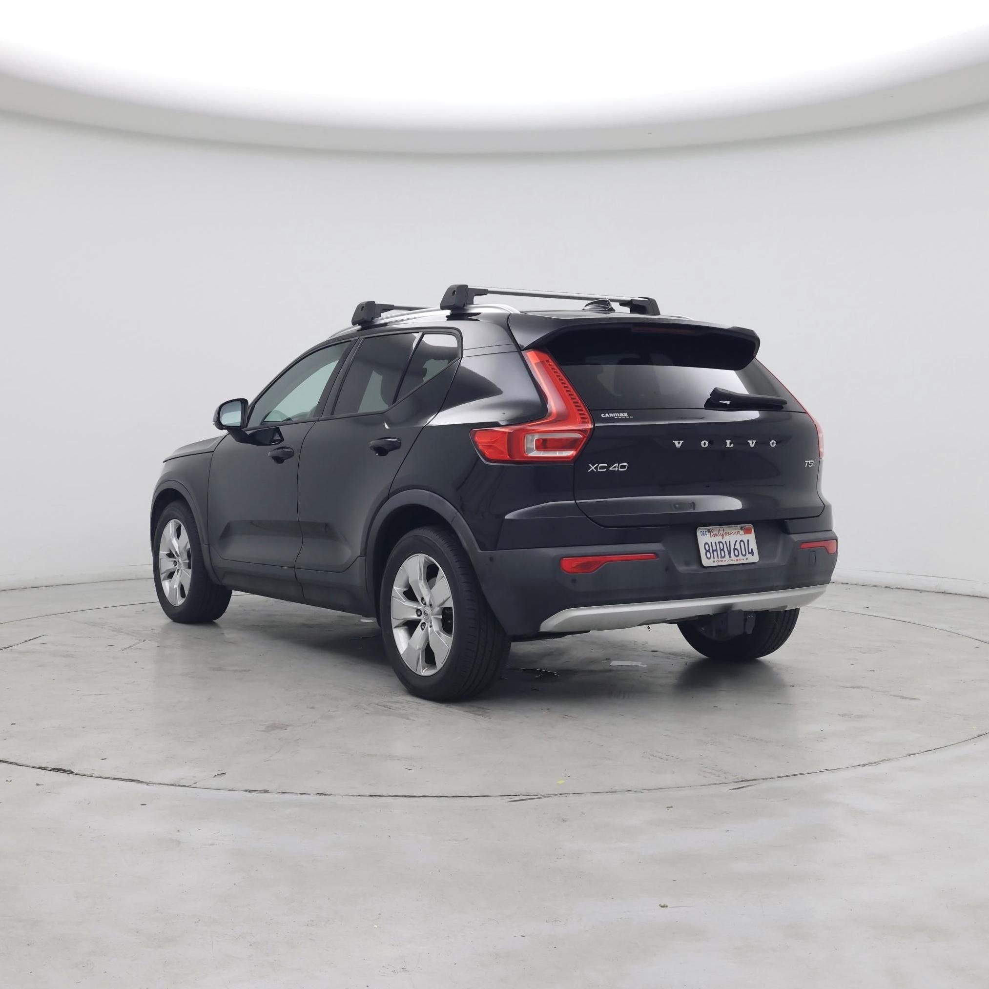 Thumbnail: 2019 Volvo XC40 - 2