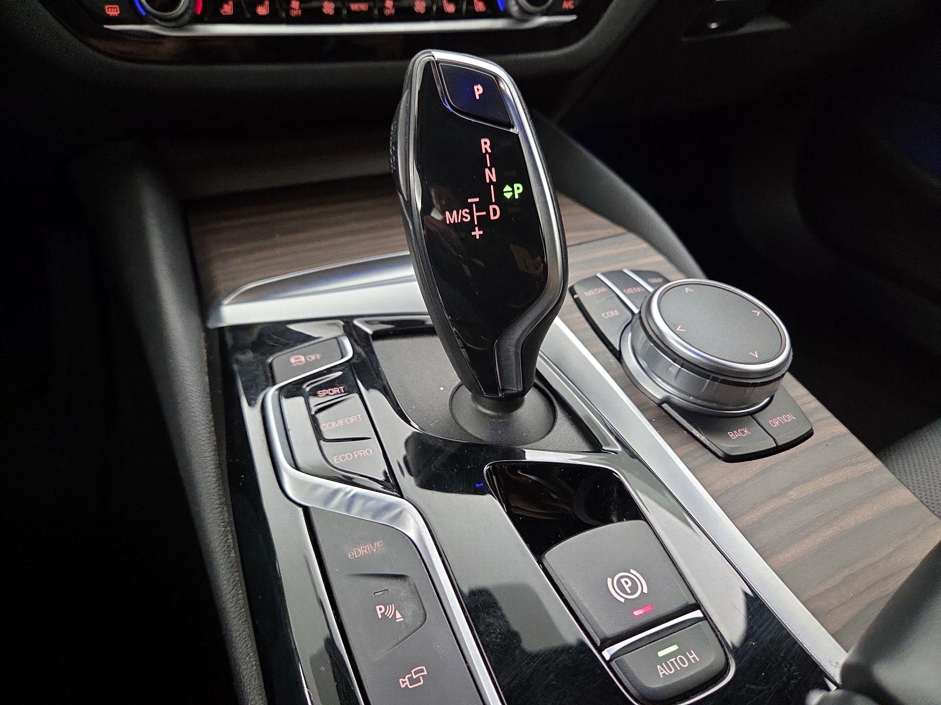Thumbnail: 2020 BMW 5 Series - 18