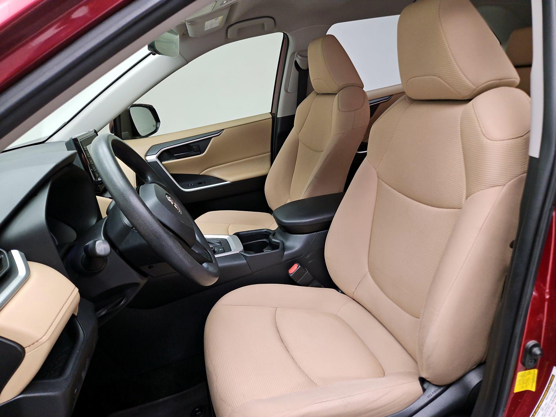 Thumbnail: 2021 Toyota RAV4 - 11