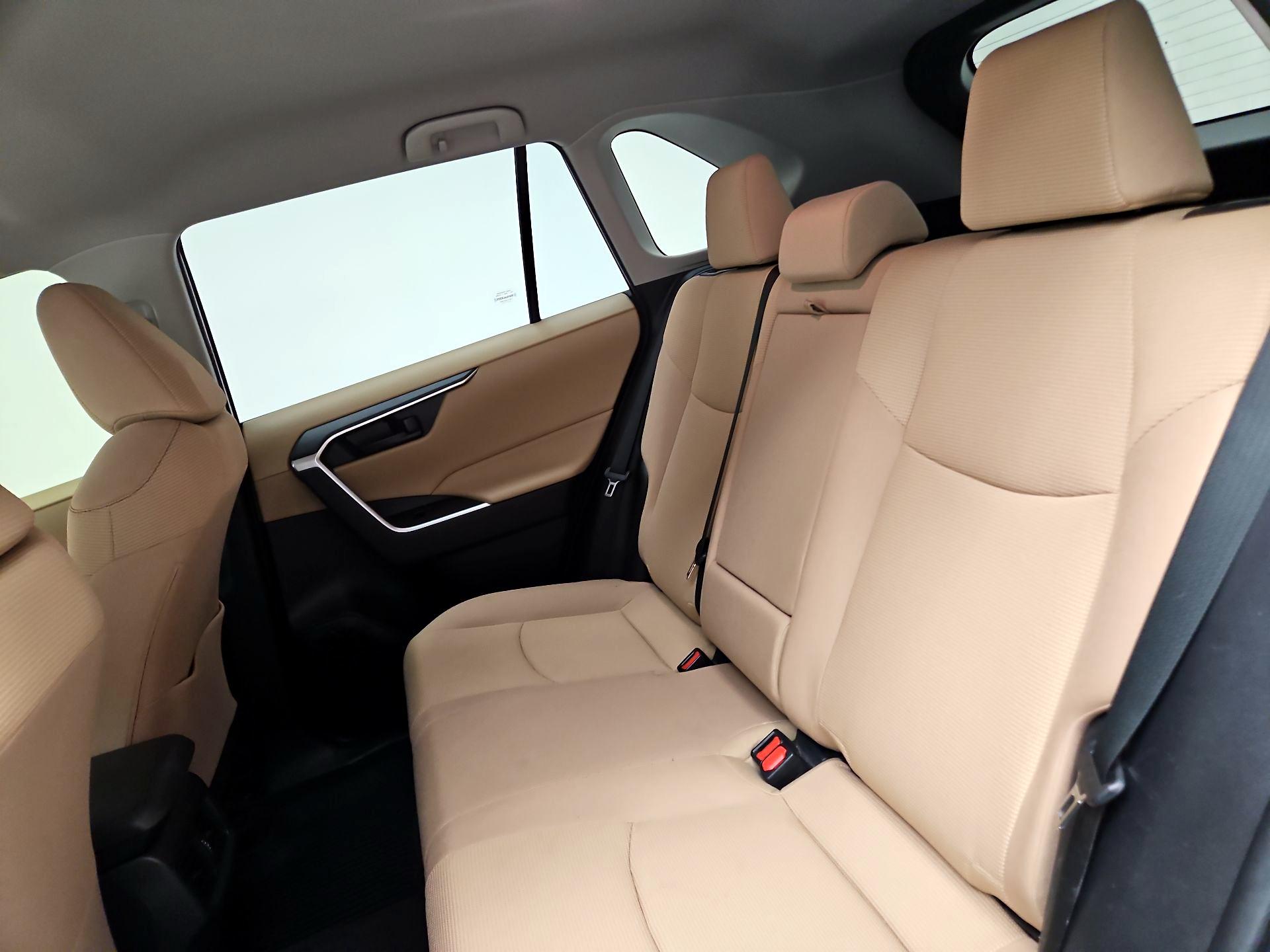 Thumbnail: 2021 Toyota RAV4 - 19