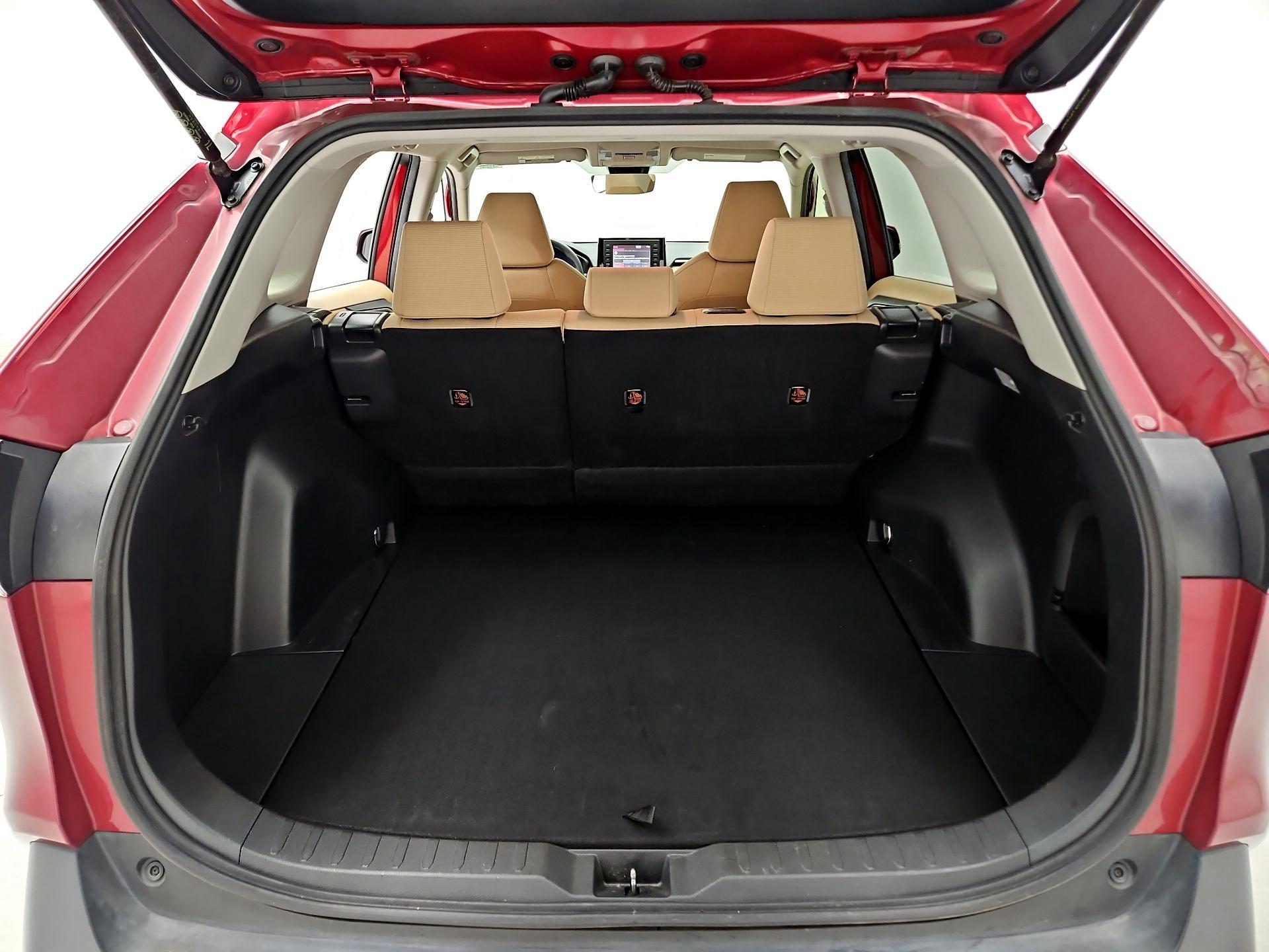 Thumbnail: 2021 Toyota RAV4 - 20