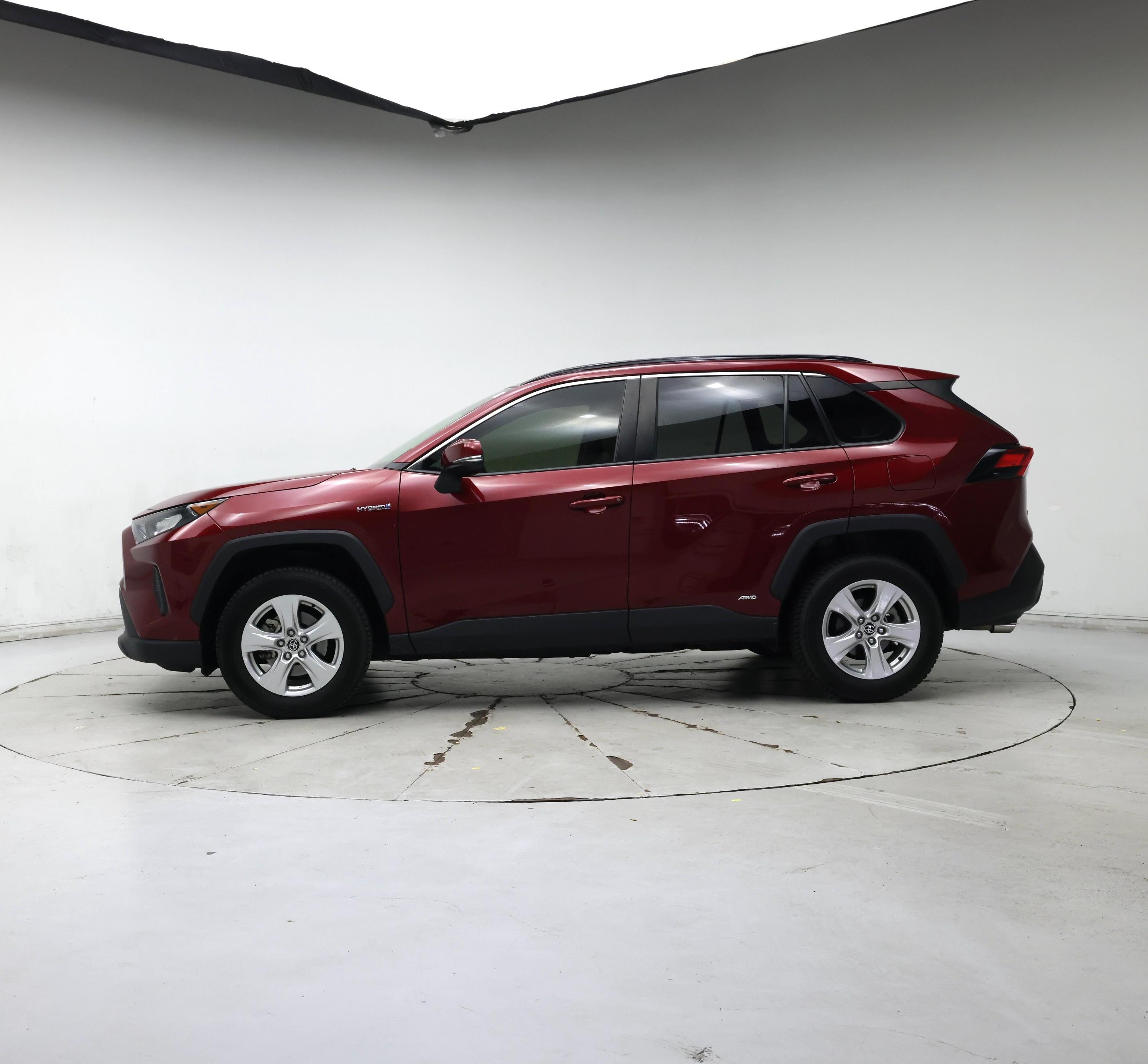 Thumbnail: 2021 Toyota RAV4 - 3