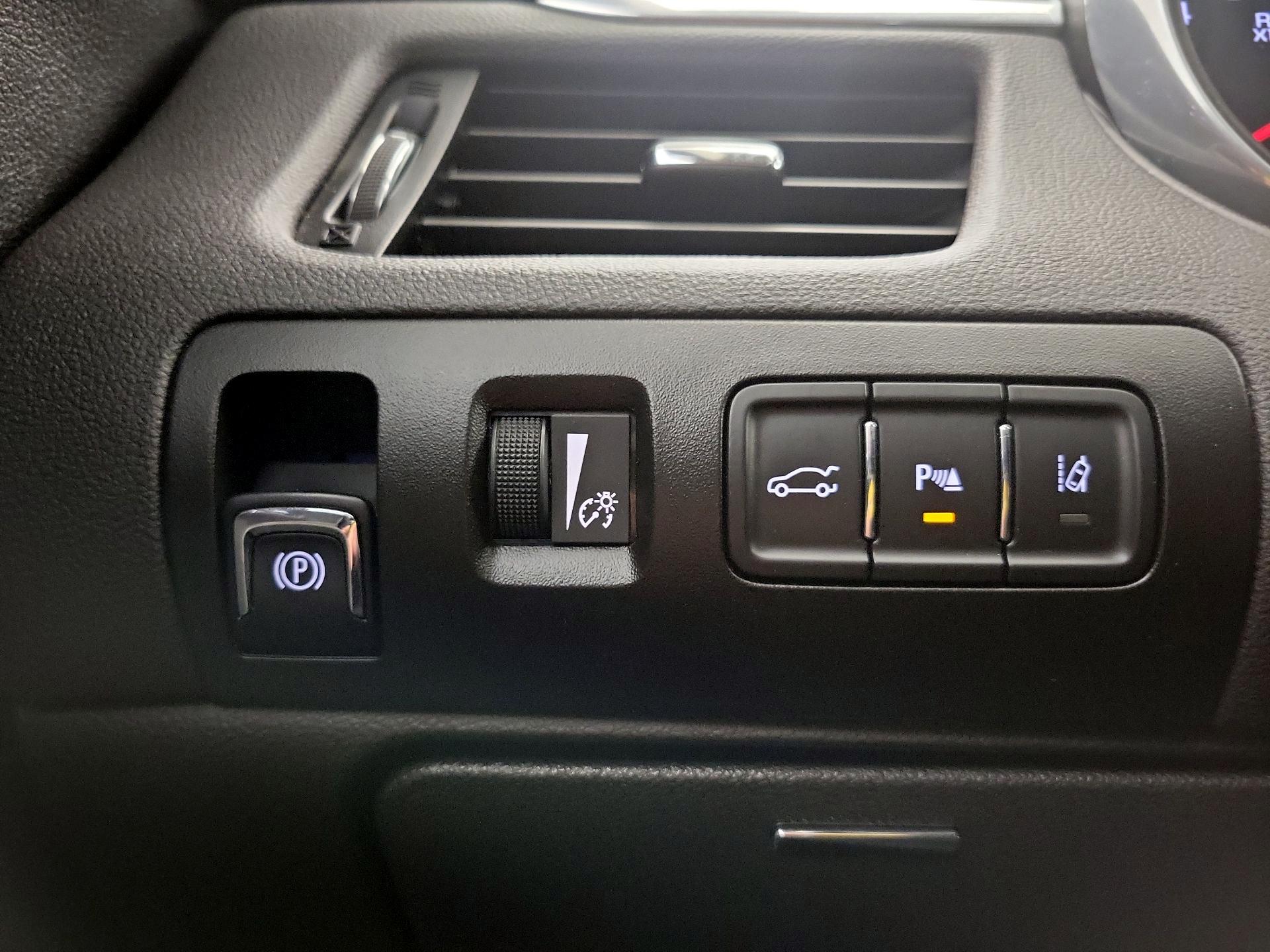 Thumbnail: 2015 Chevrolet Impala - 13