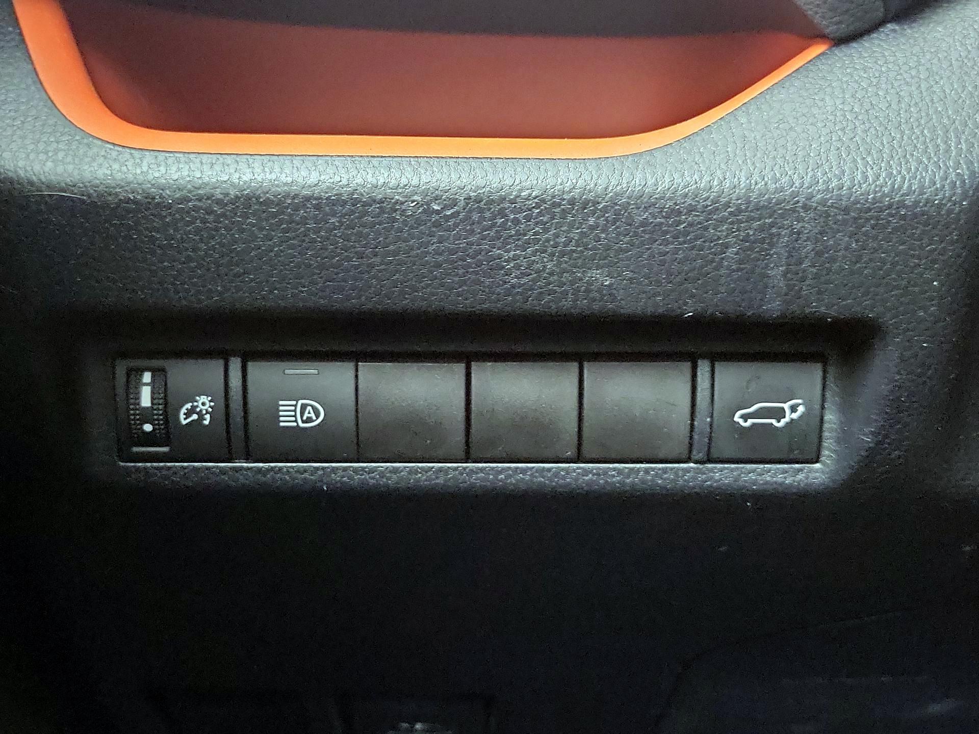 Thumbnail: 2019 Toyota RAV4 - 13