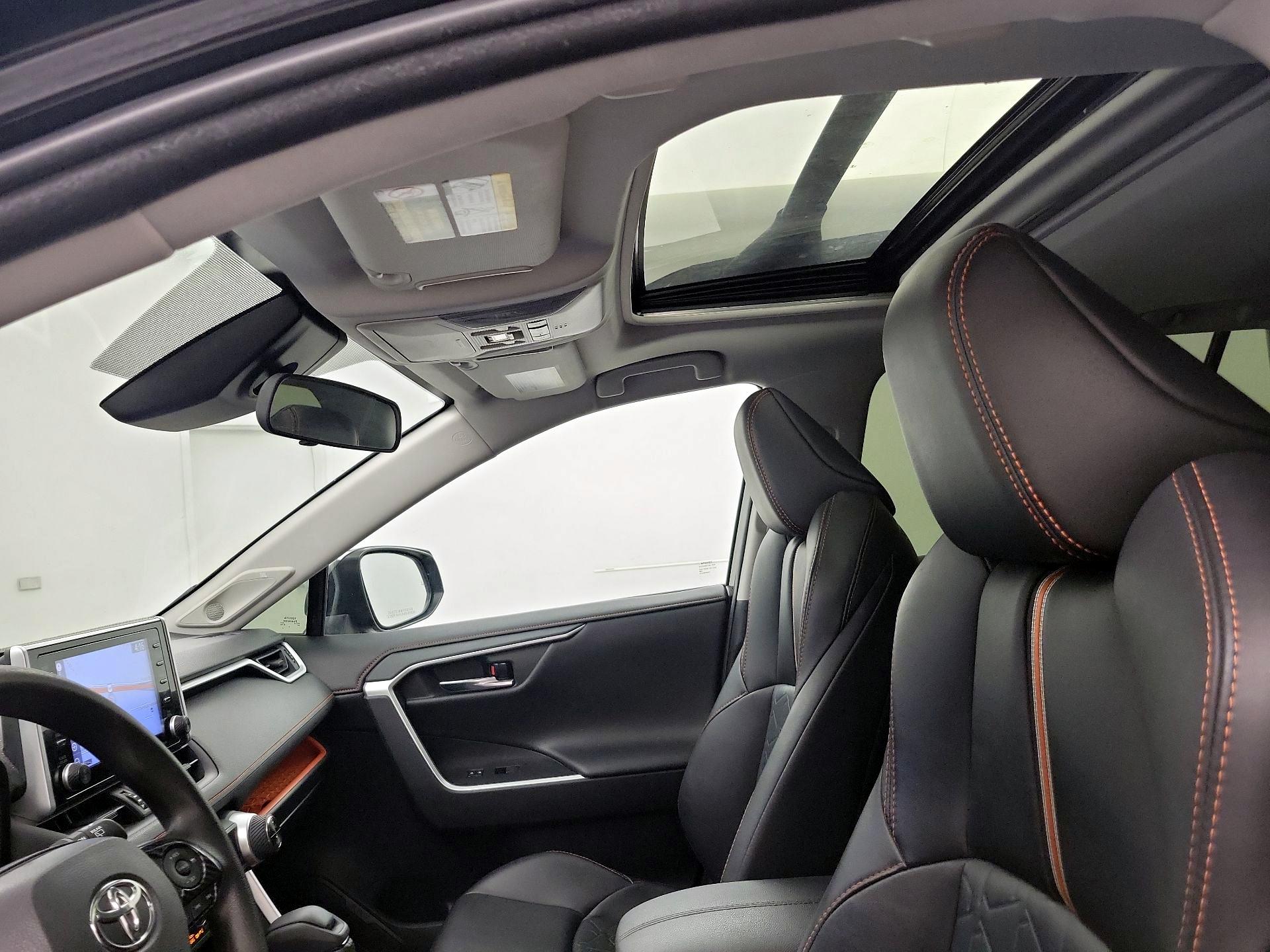 Thumbnail: 2019 Toyota RAV4 - 20