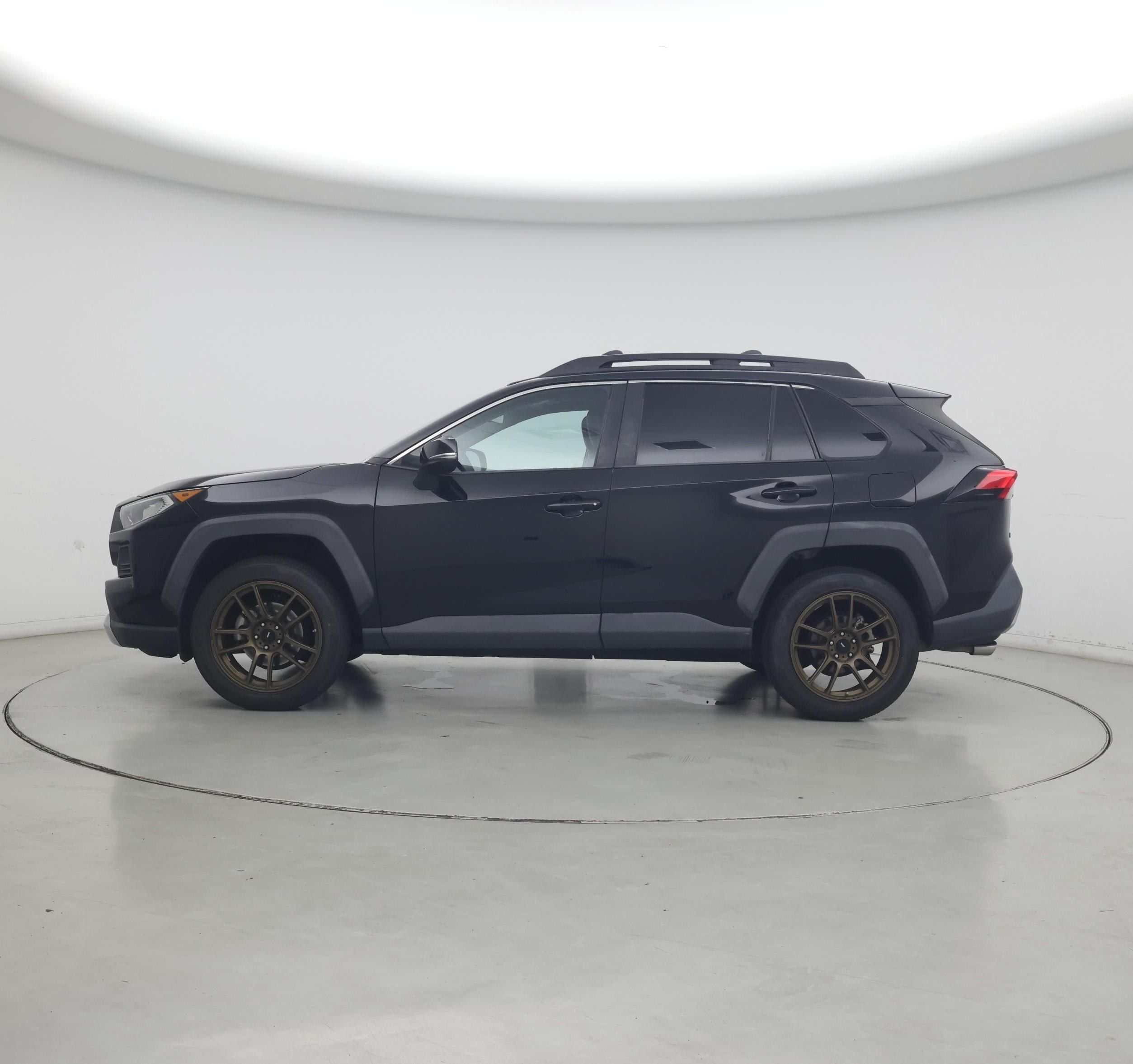 Thumbnail: 2019 Toyota RAV4 - 3