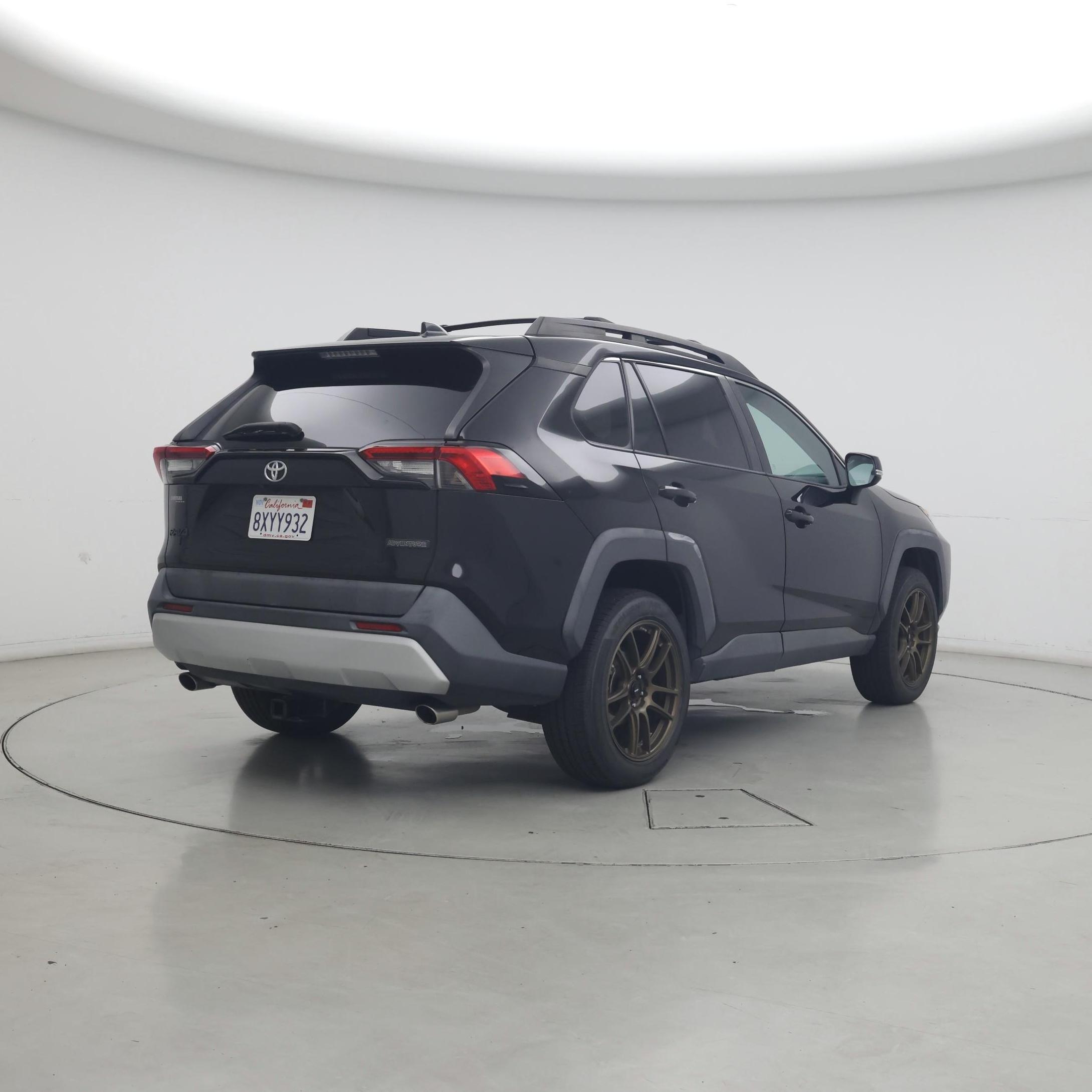 Thumbnail: 2019 Toyota RAV4 - 8