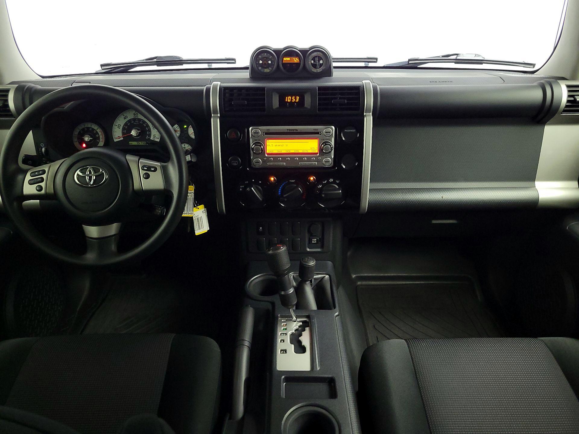 Thumbnail: 2014 Toyota FJ Cruiser - 9