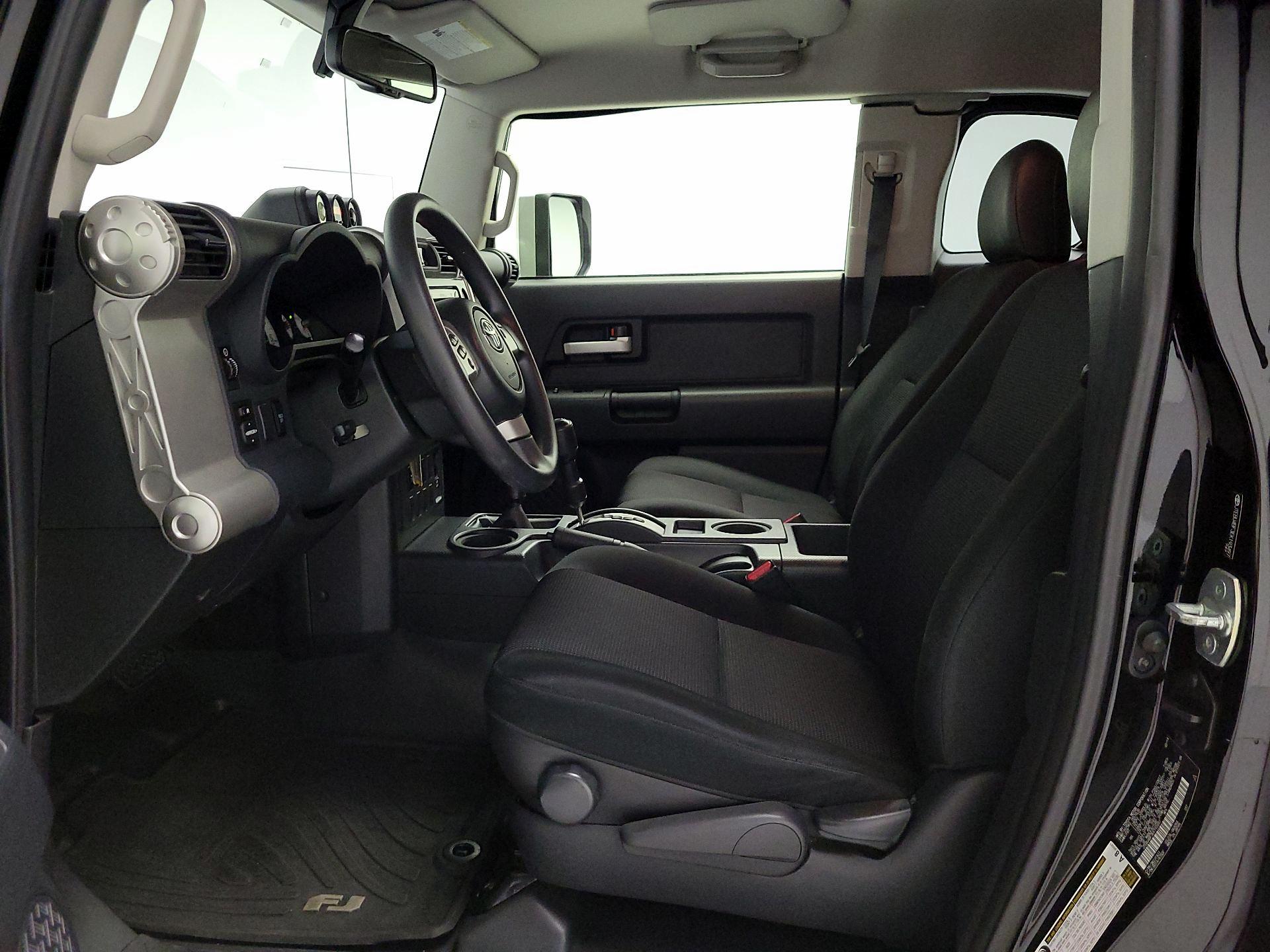 Thumbnail: 2014 Toyota FJ Cruiser - 11