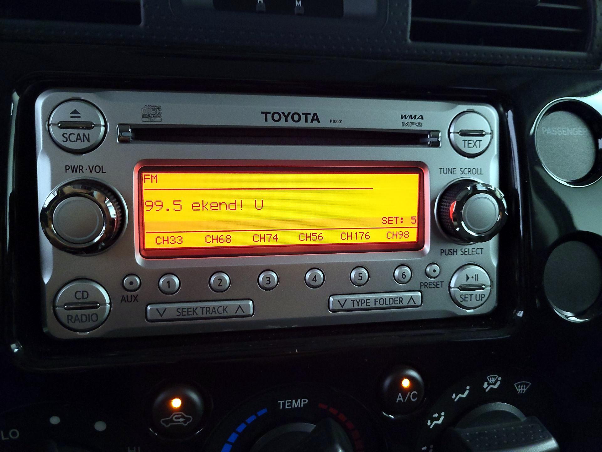 Thumbnail: 2014 Toyota FJ Cruiser - 13