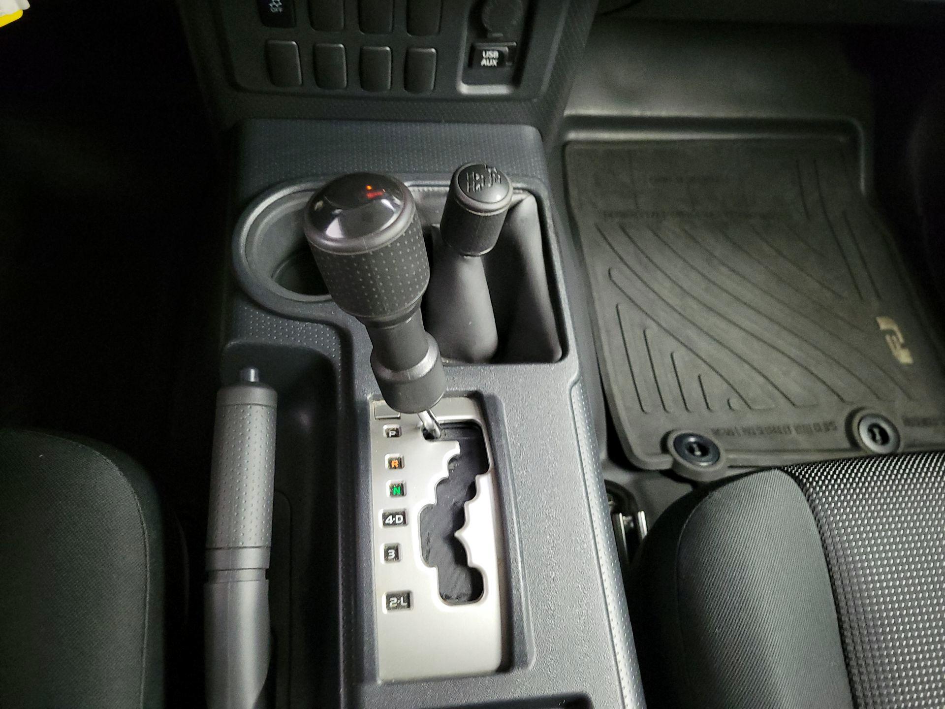 Thumbnail: 2014 Toyota FJ Cruiser - 15