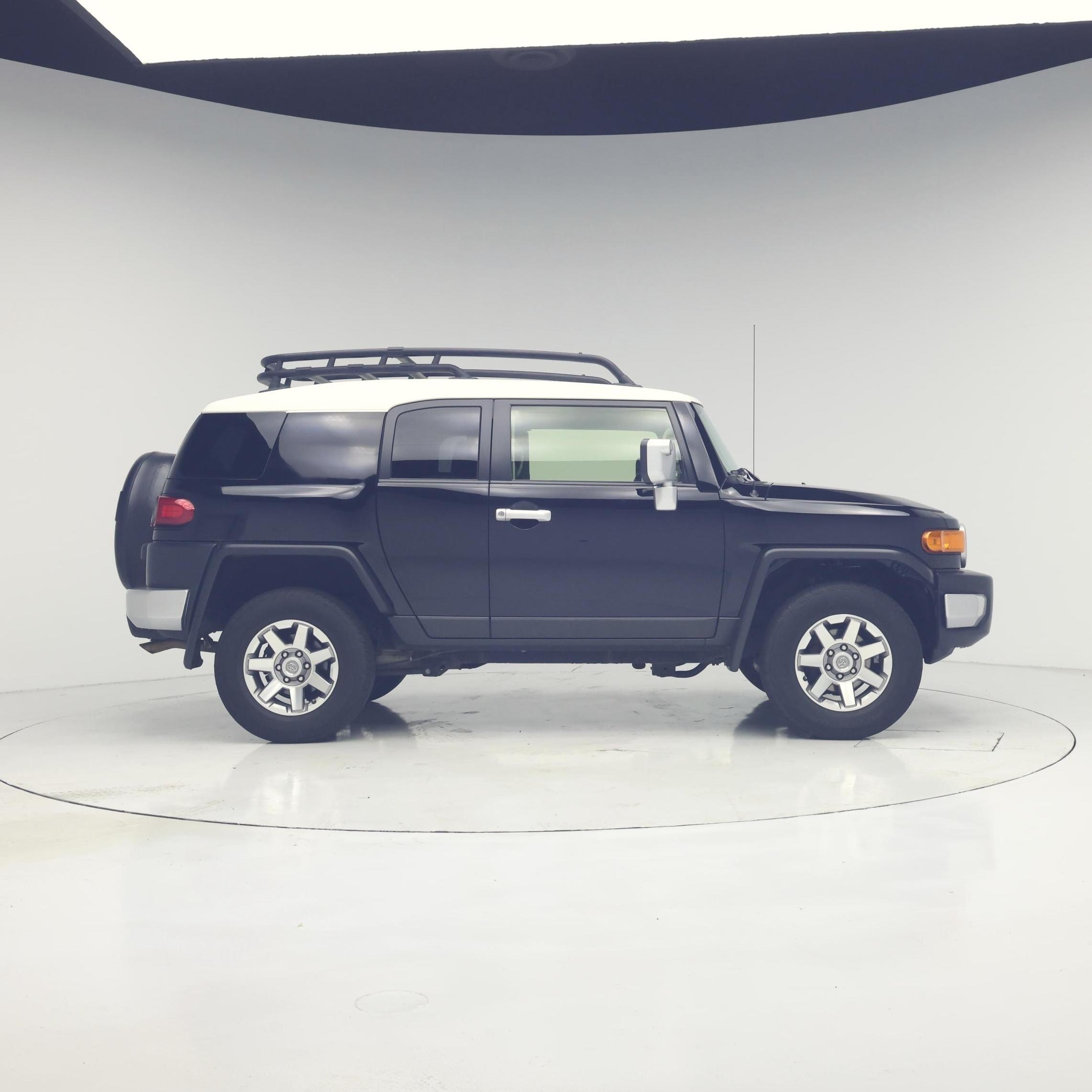 Thumbnail: 2014 Toyota FJ Cruiser - 7