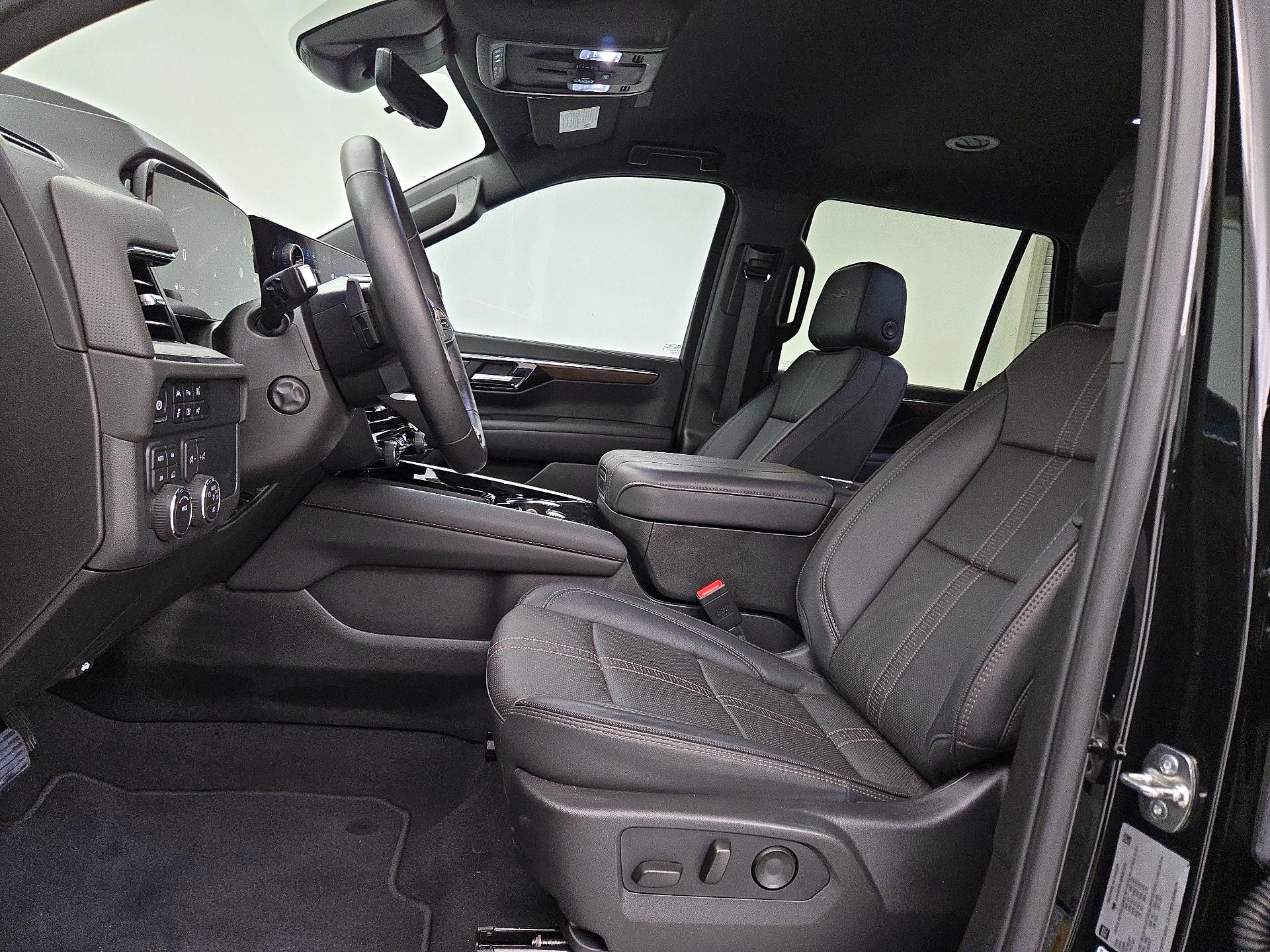 Thumbnail: 2025 Chevrolet Tahoe - 11