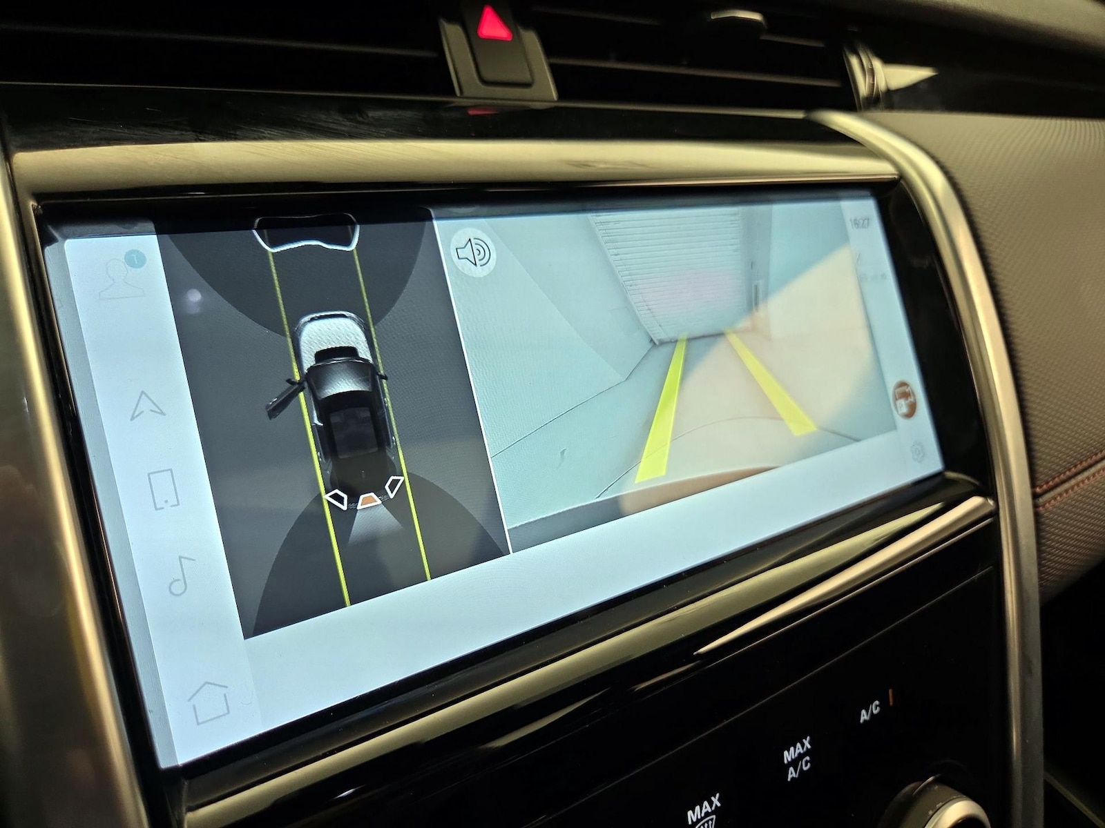2023 Land Rover Discovery Sport SE - Photo 16
