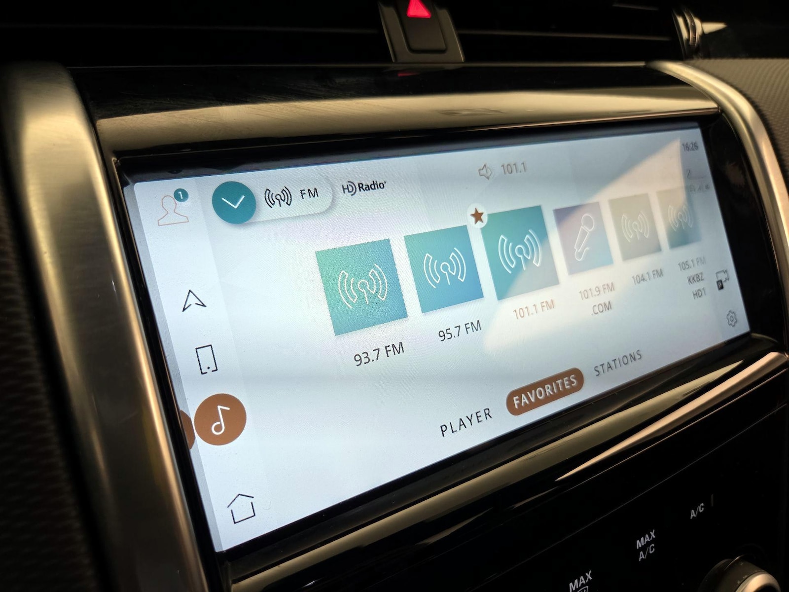 2023 Land Rover Discovery Sport SE - Photo 17