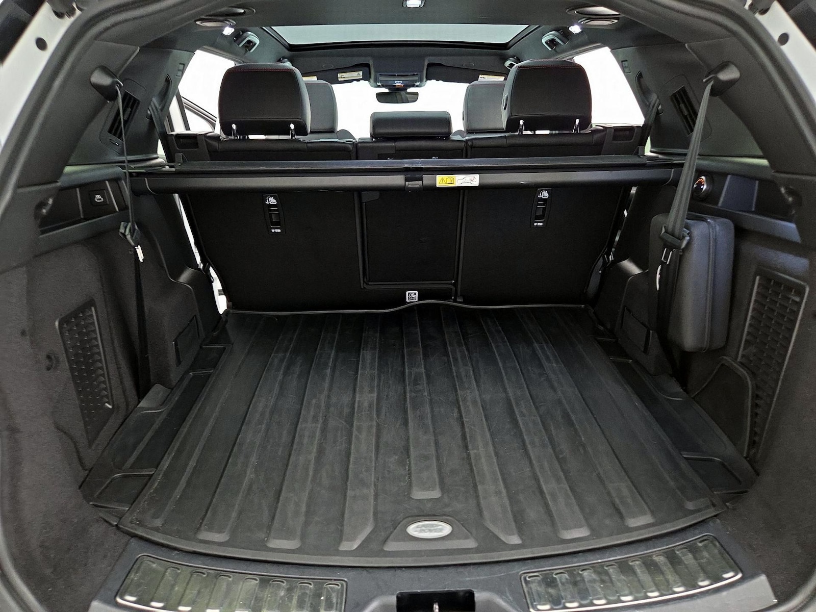 2023 Land Rover Discovery Sport SE - Photo 23