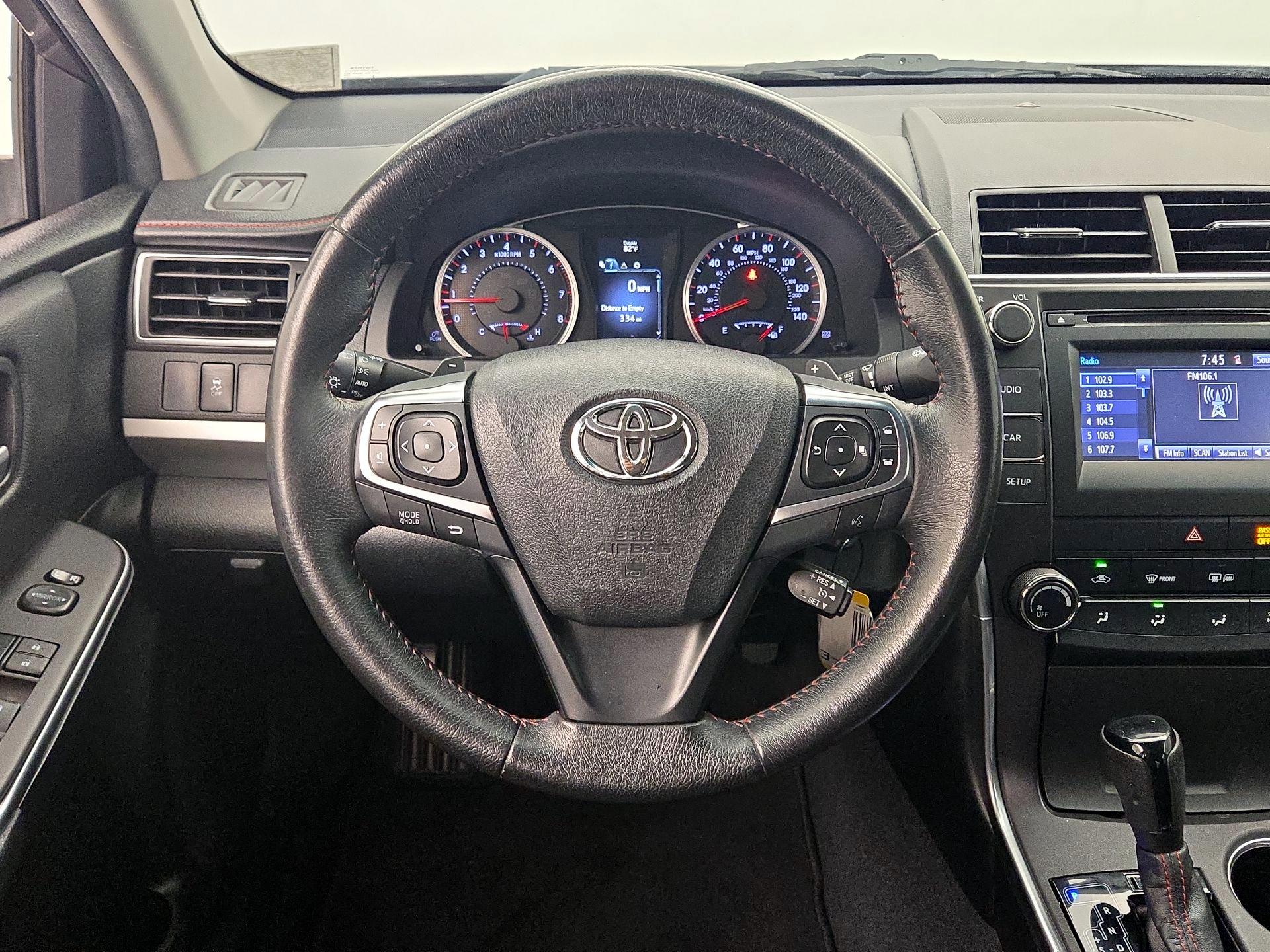 Thumbnail: 2015 Toyota Camry - 10