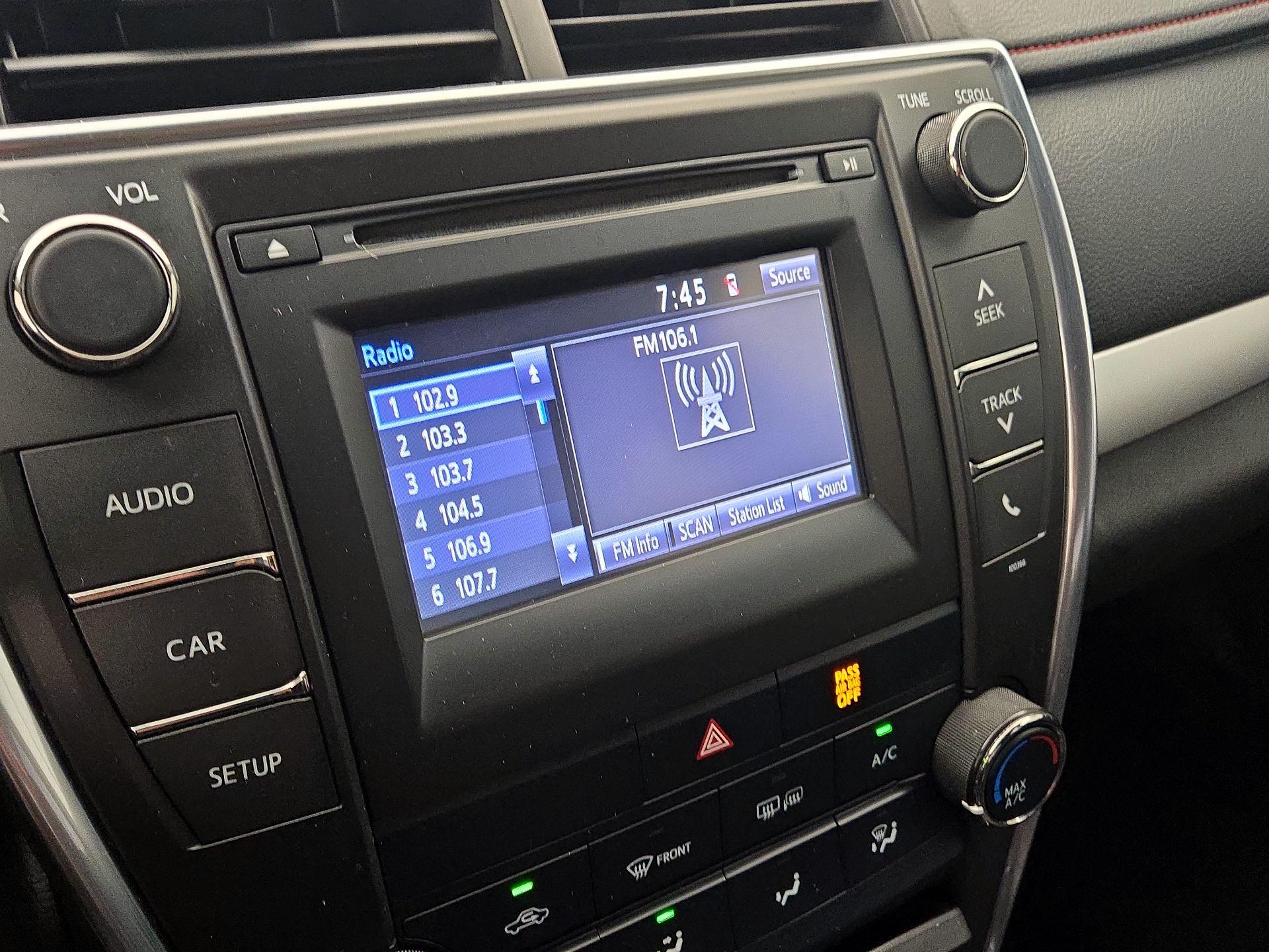 Thumbnail: 2015 Toyota Camry - 14