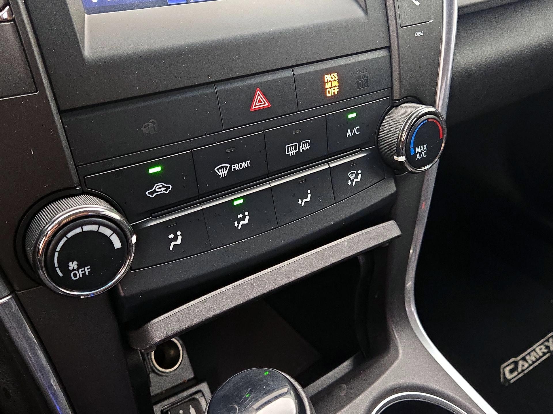 Thumbnail: 2015 Toyota Camry - 15