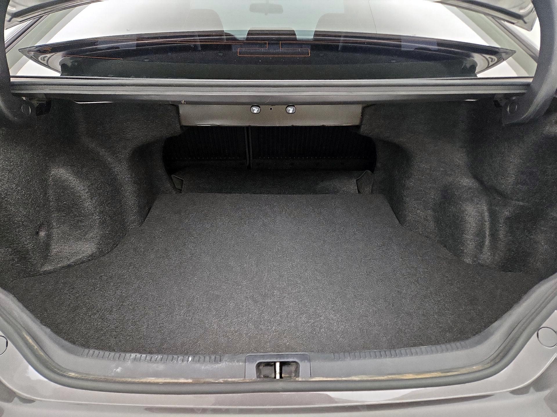 Thumbnail: 2015 Toyota Camry - 18