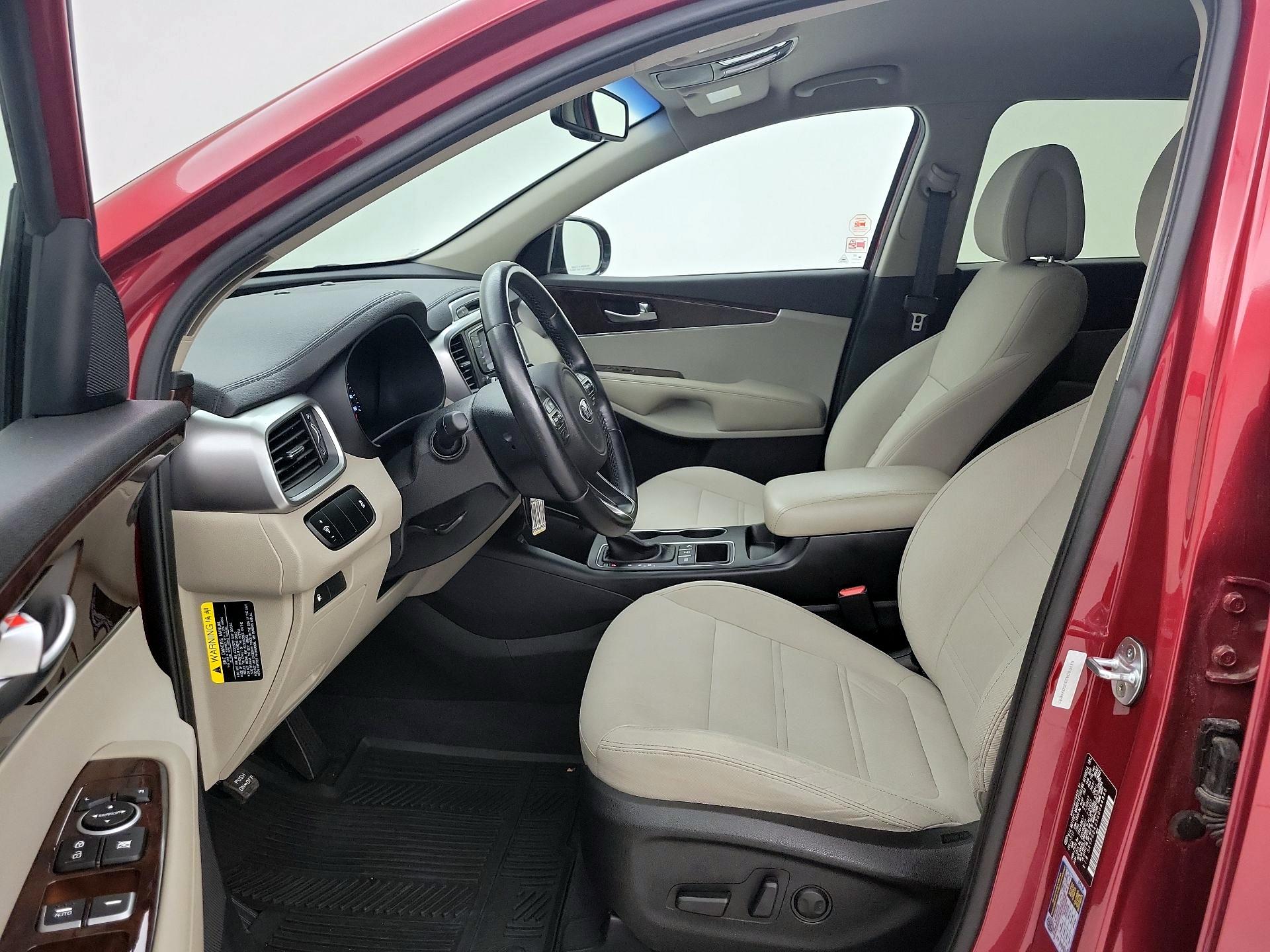 Thumbnail: 2016 Kia Sorento - 11