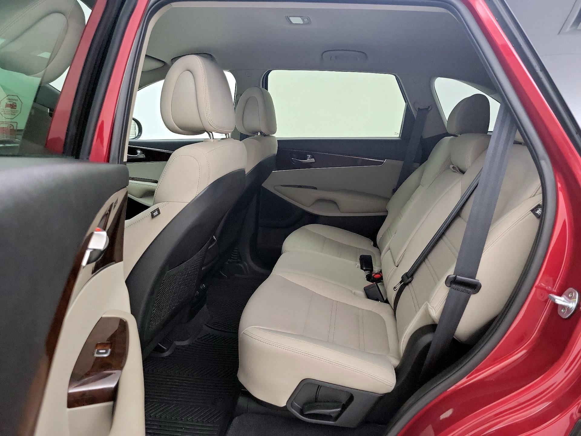 Thumbnail: 2016 Kia Sorento - 19