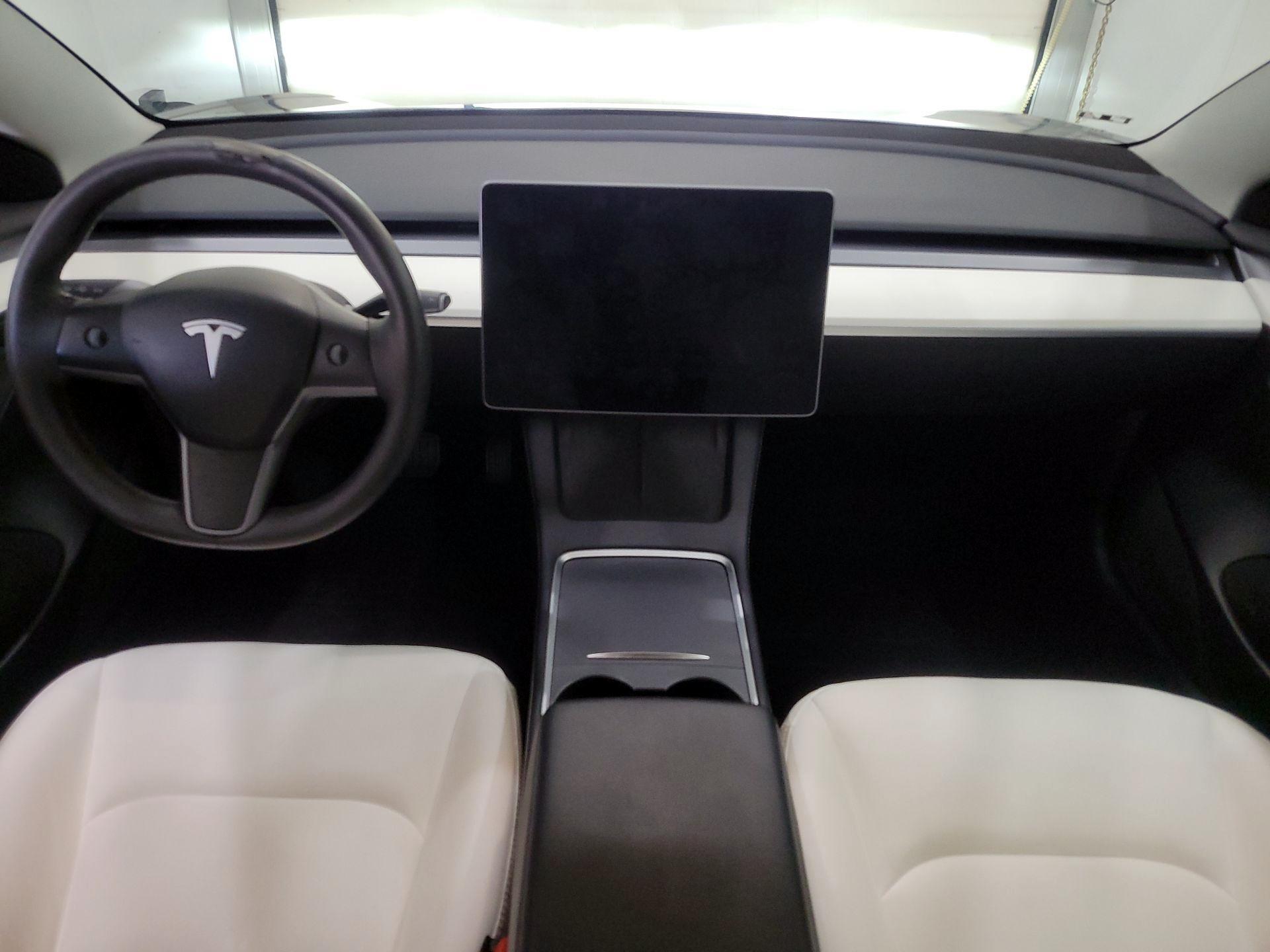 Thumbnail: 2022 Tesla Model 3 - 9