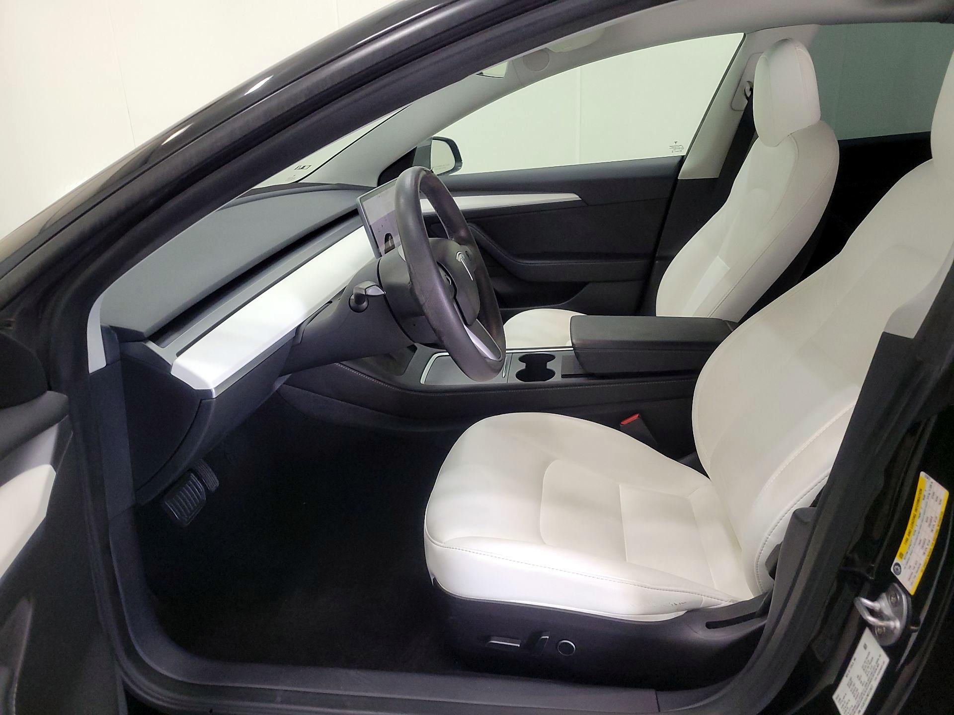 Thumbnail: 2022 Tesla Model 3 - 11