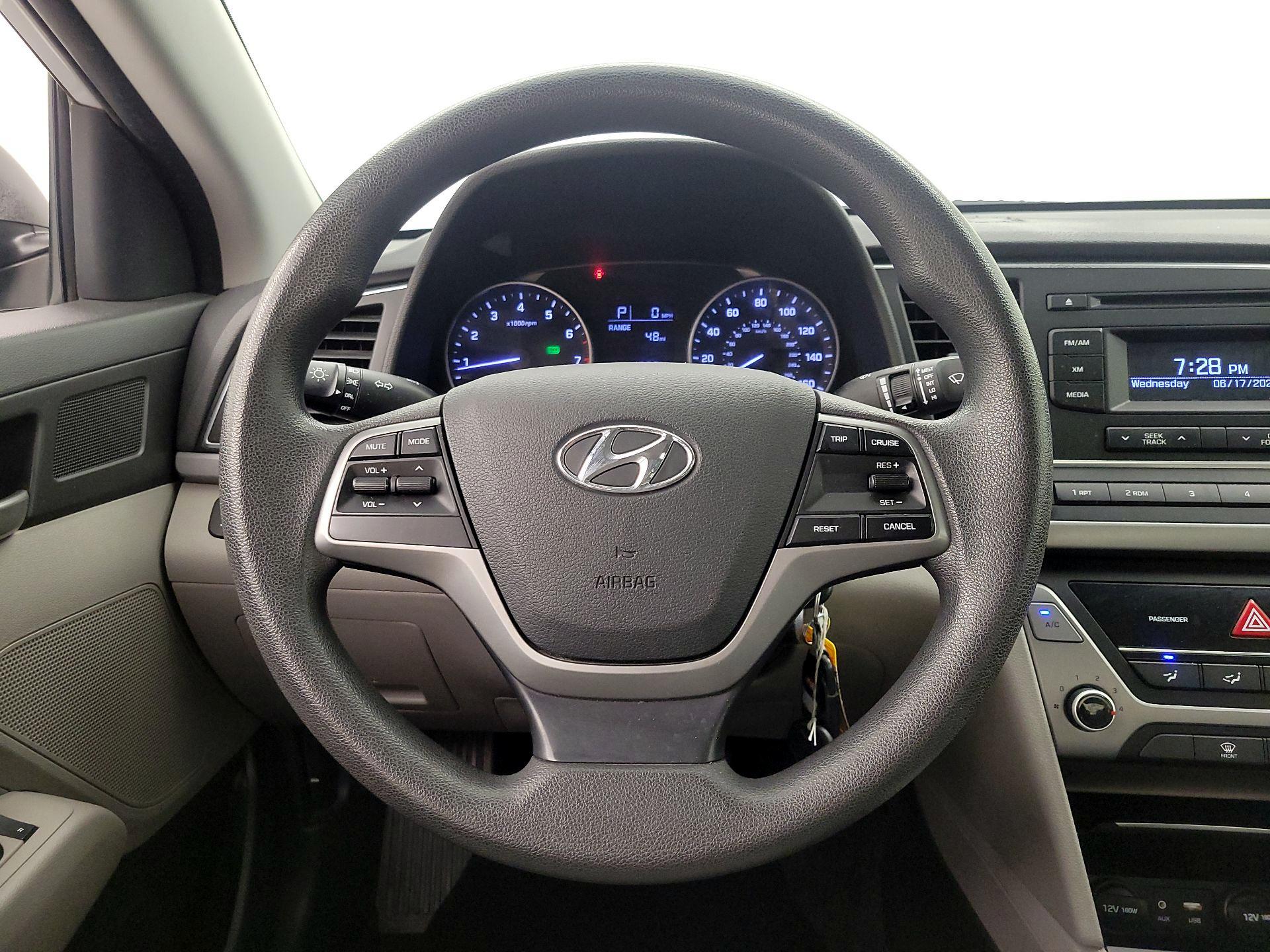 Thumbnail: 2017 Hyundai Elantra - 10