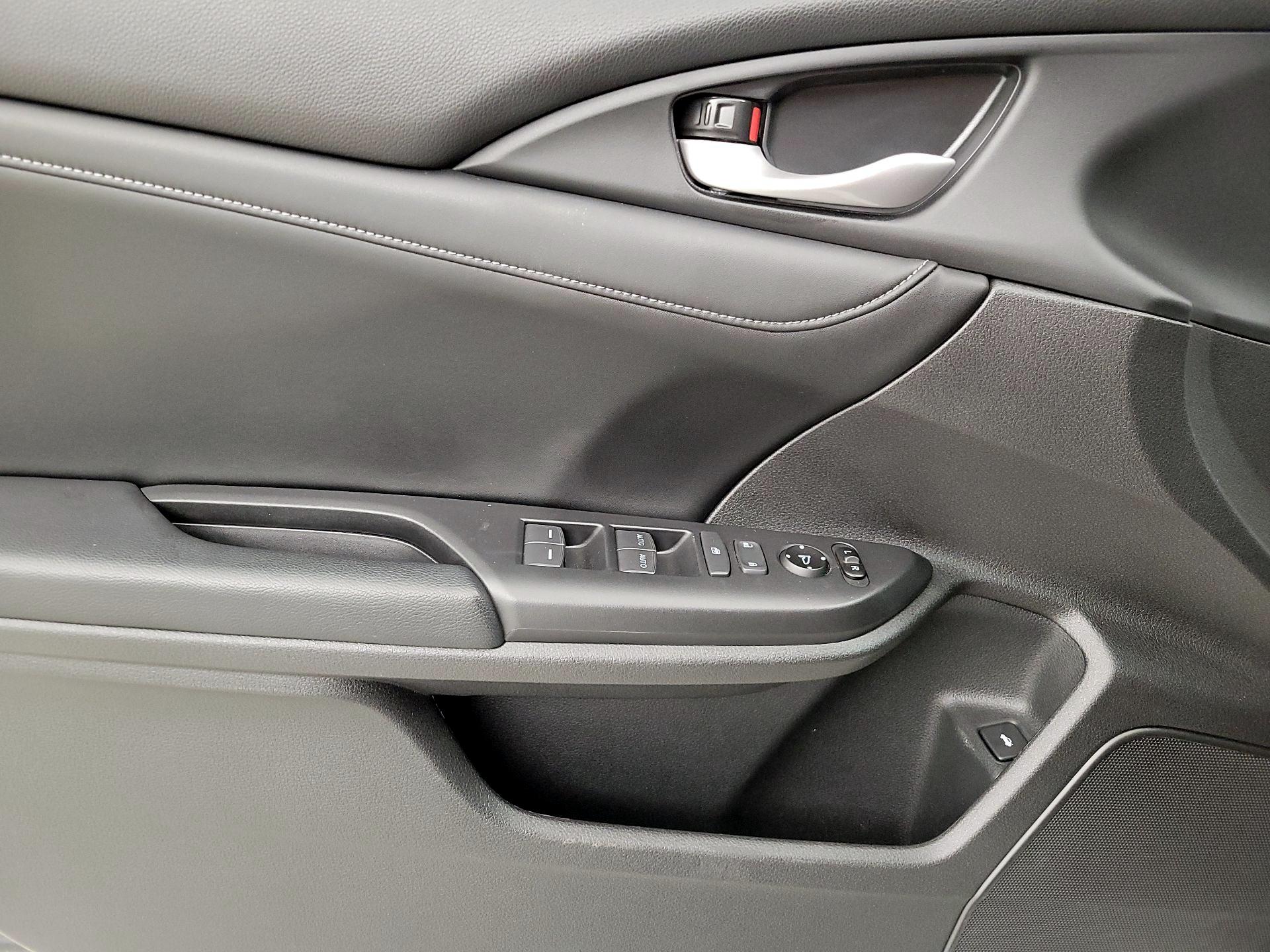 Thumbnail: 2020 Honda Insight - 12