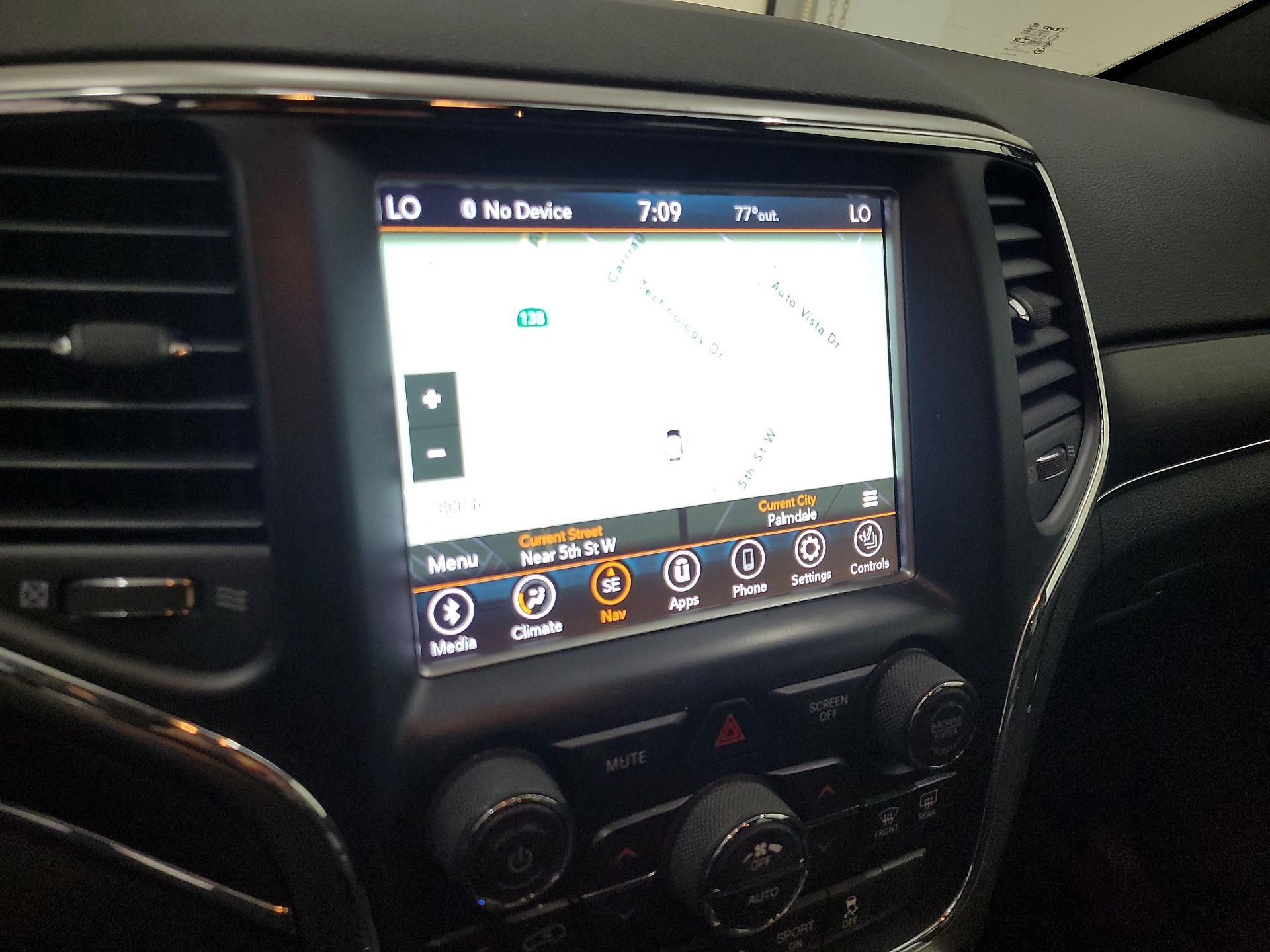 Thumbnail: 2018 Jeep Grand Cherokee - 14