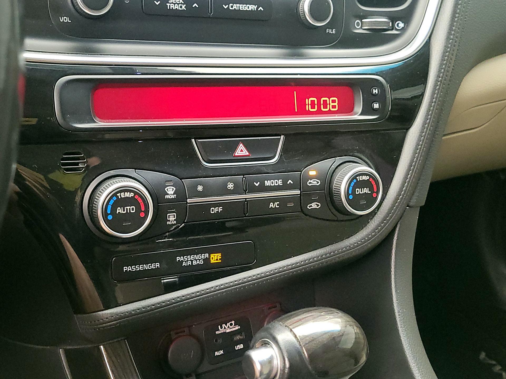 Thumbnail: 2014 Kia Optima - 16