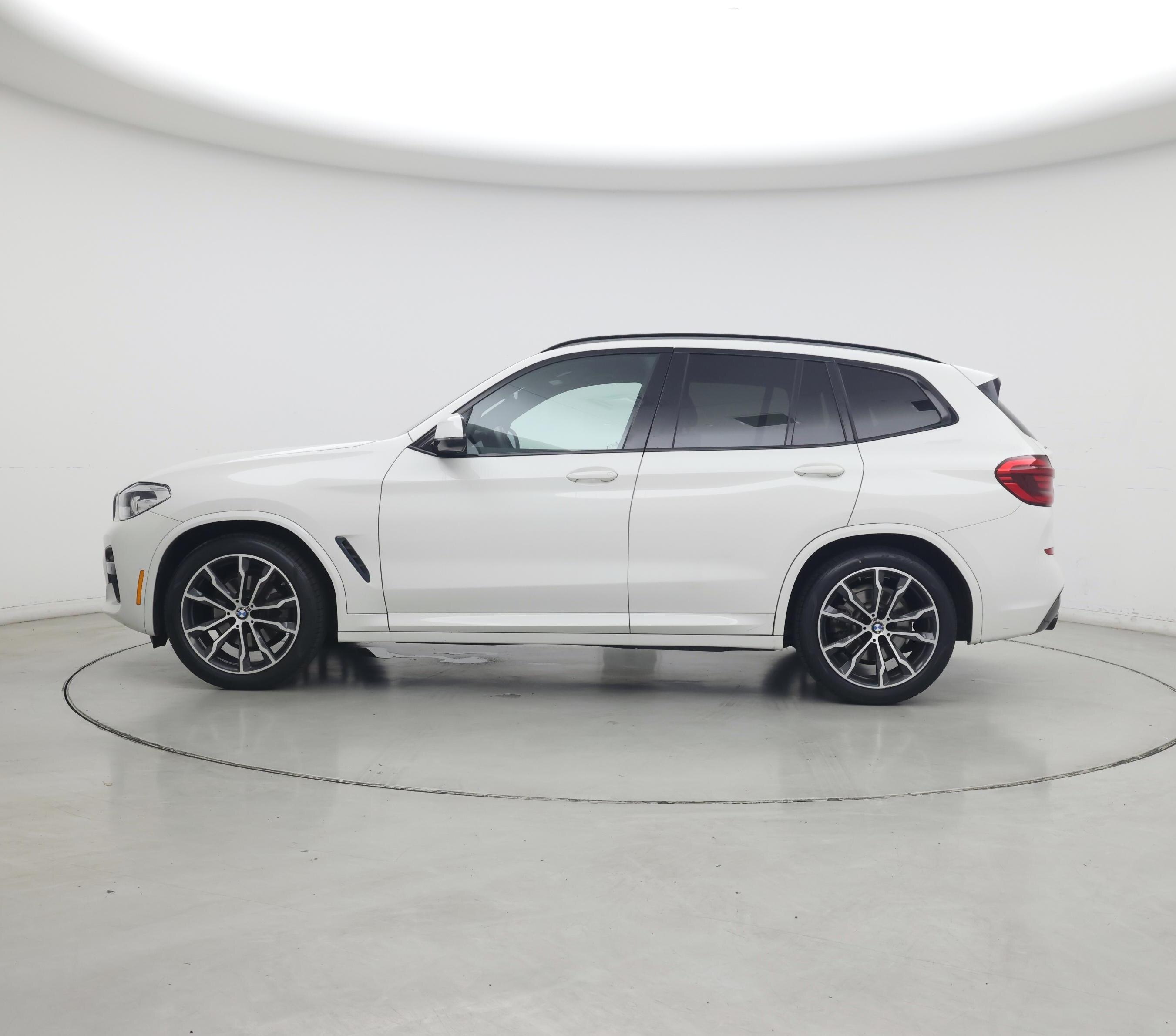 Thumbnail: 2021 BMW X3 - 3