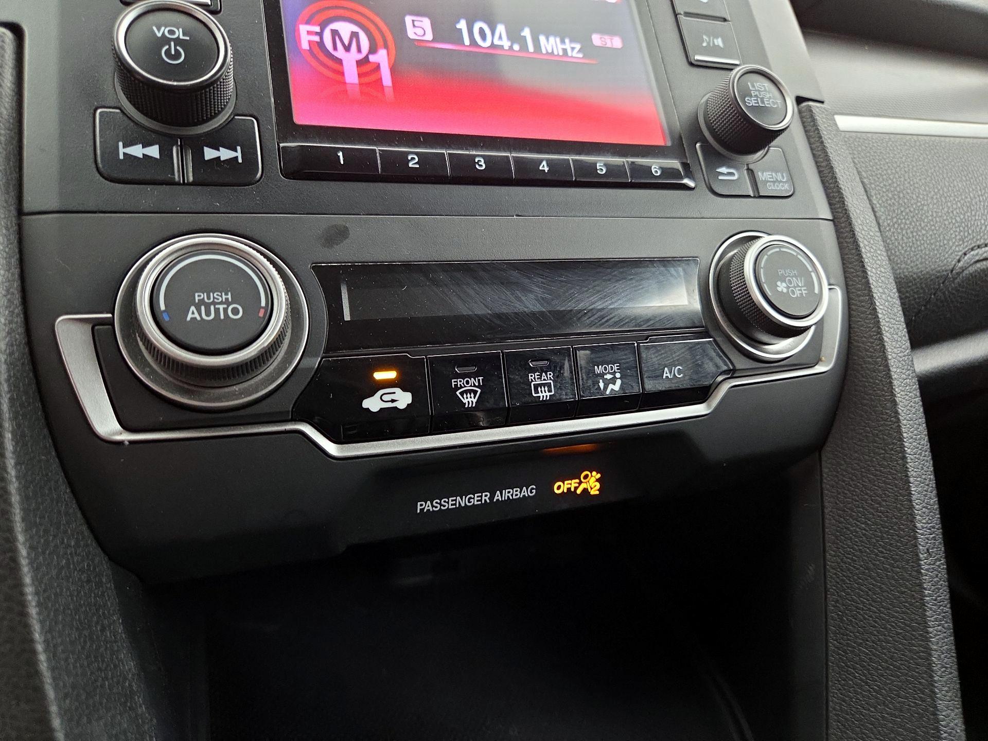 Thumbnail: 2016 Honda Civic - 16