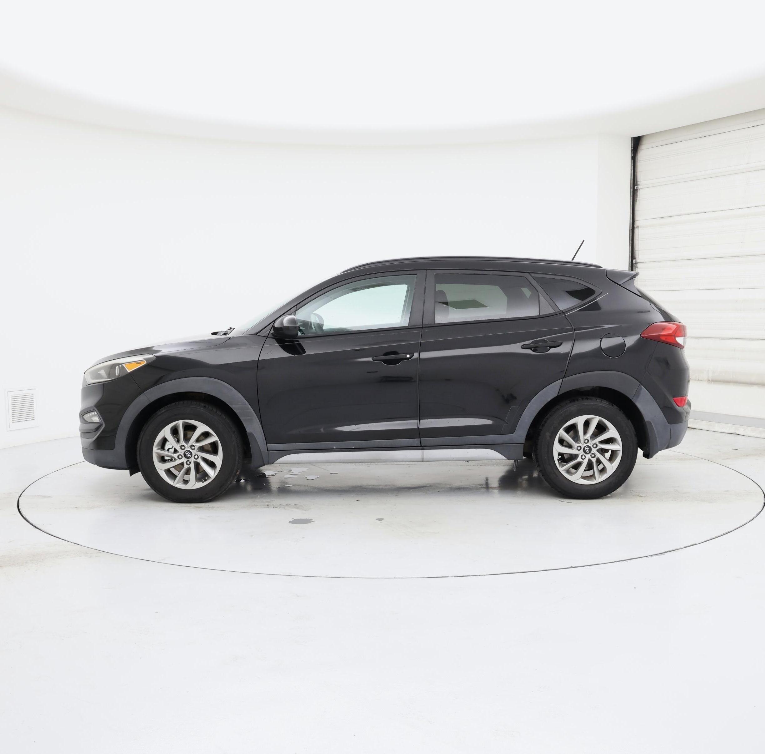 Thumbnail: 2017 Hyundai Tucson - 3